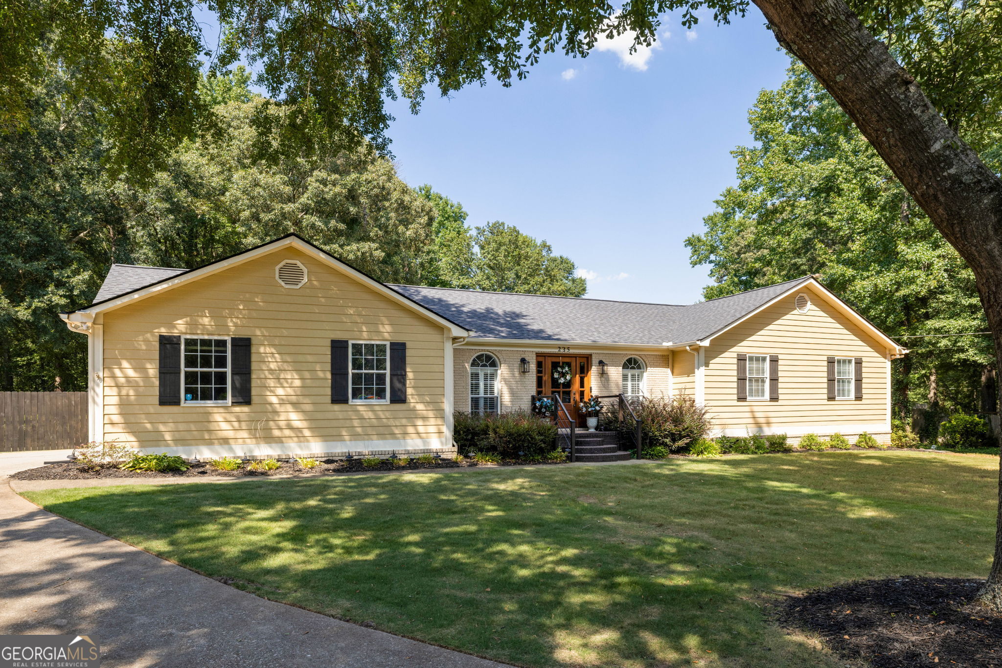 235 Den Ric Dr — photo