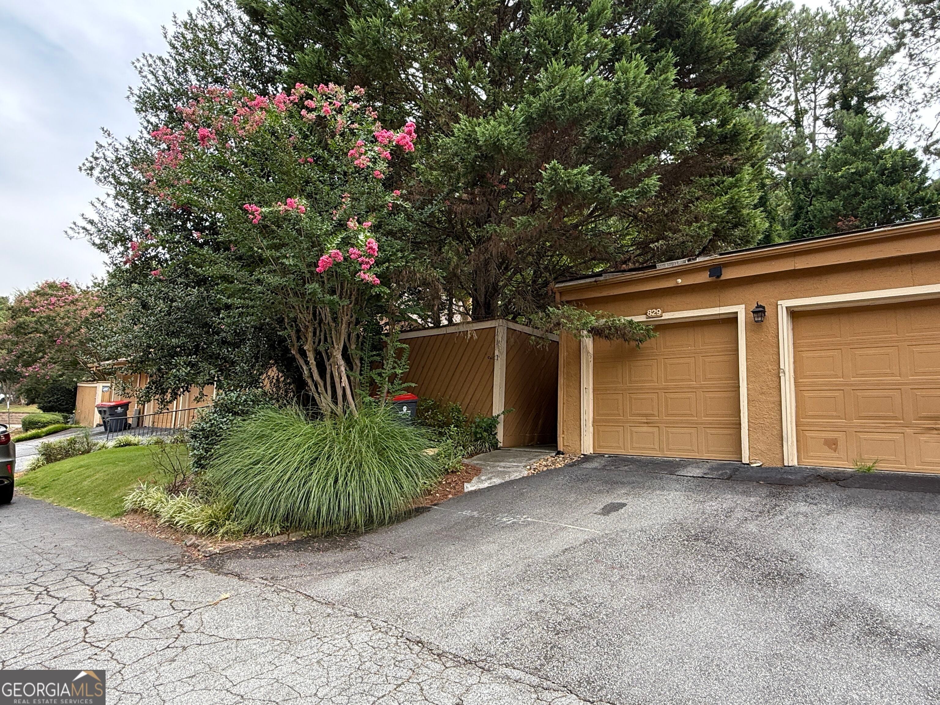 829 Lake Hollow Blvd SW — photo