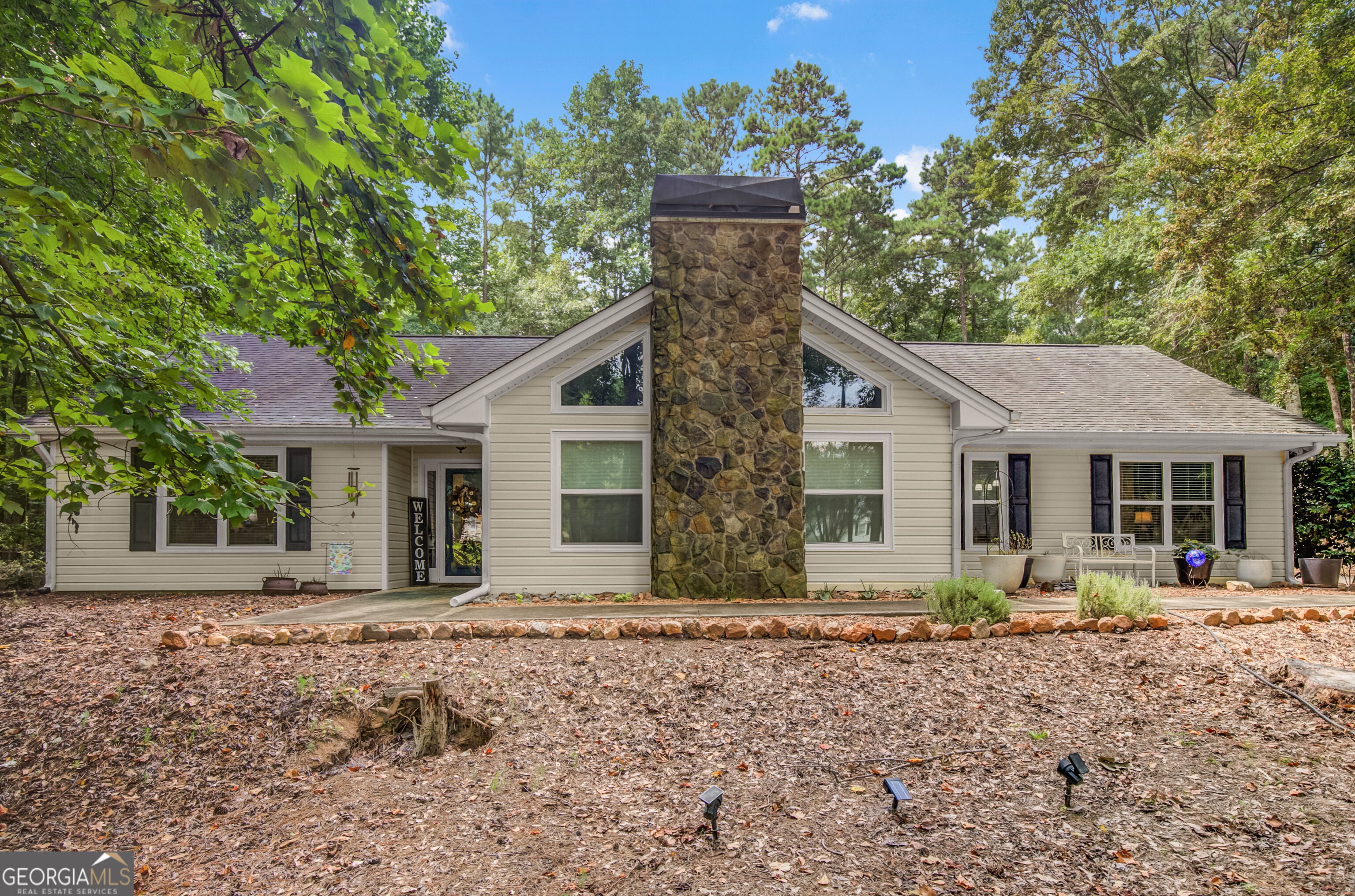 100 Woodmoor Dr — photo