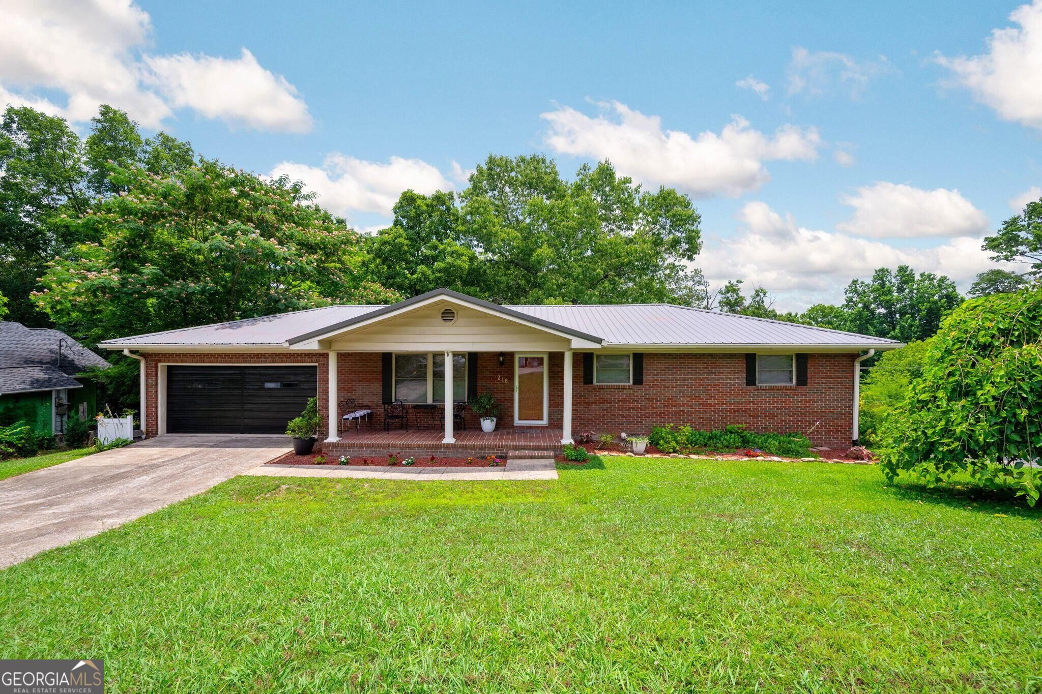 218 Alpine Dr — photo