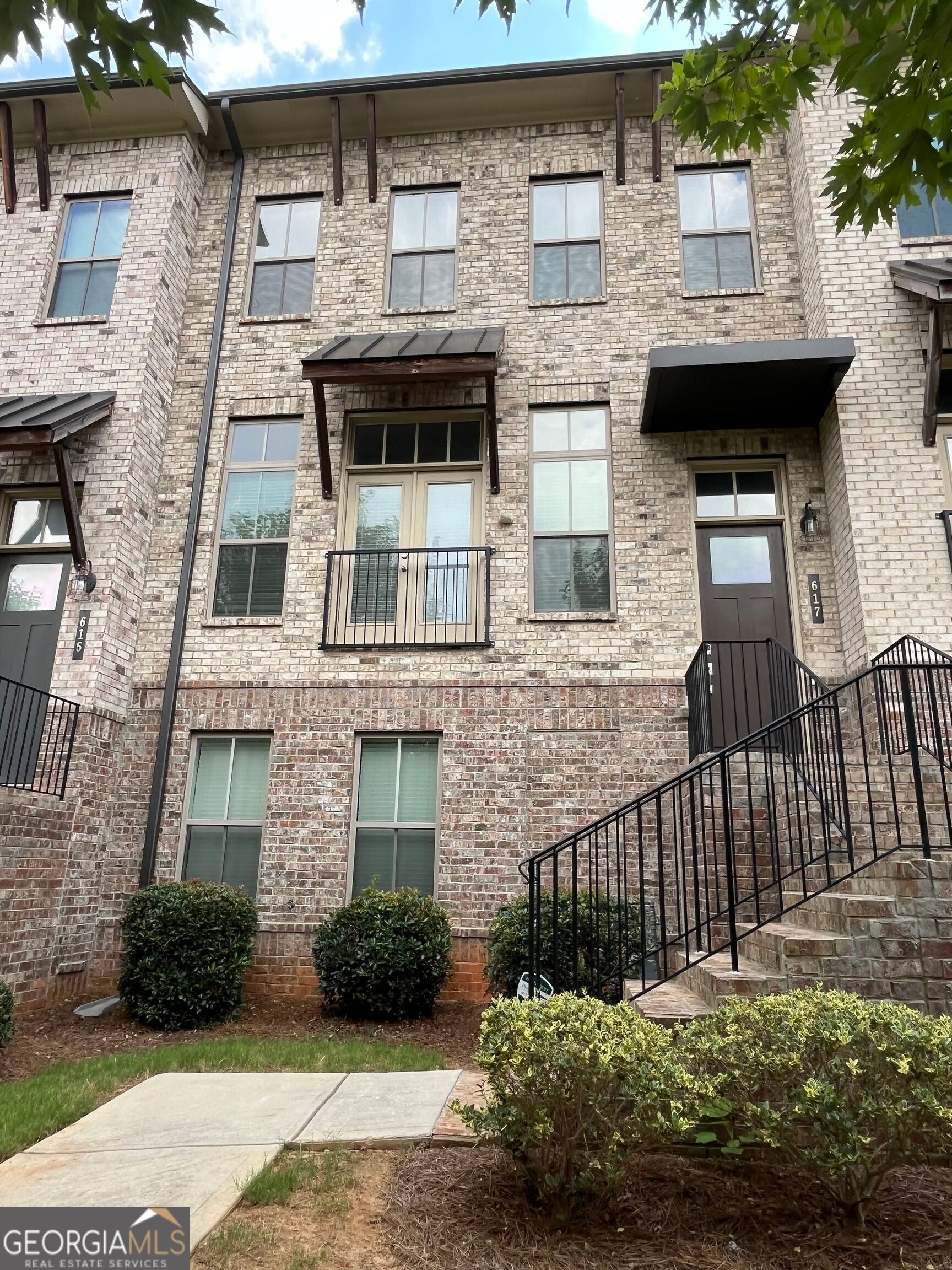 617 Harrington Hls — photo