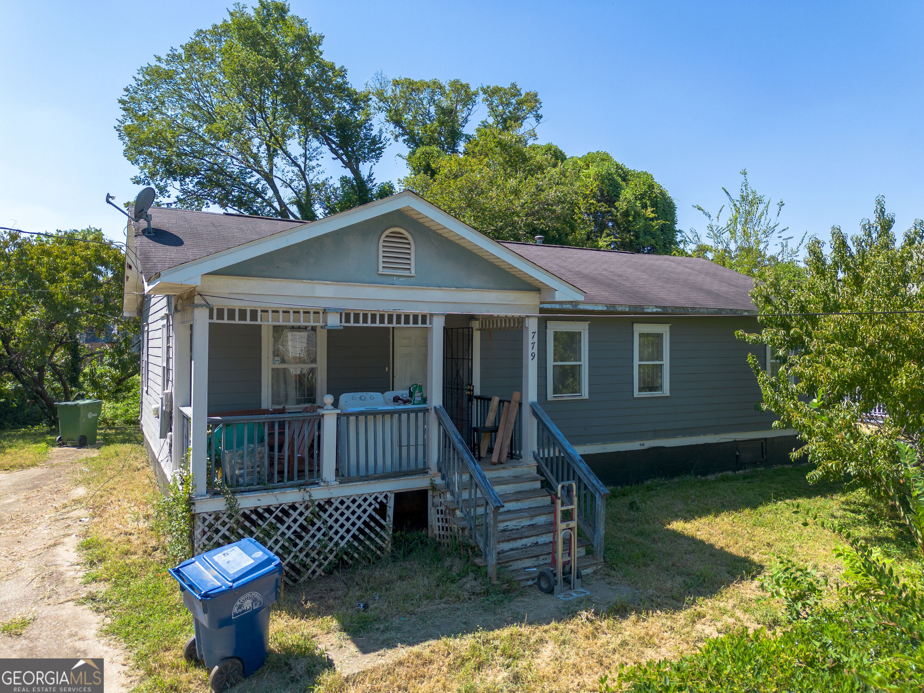 779 Humphries St SW — photo