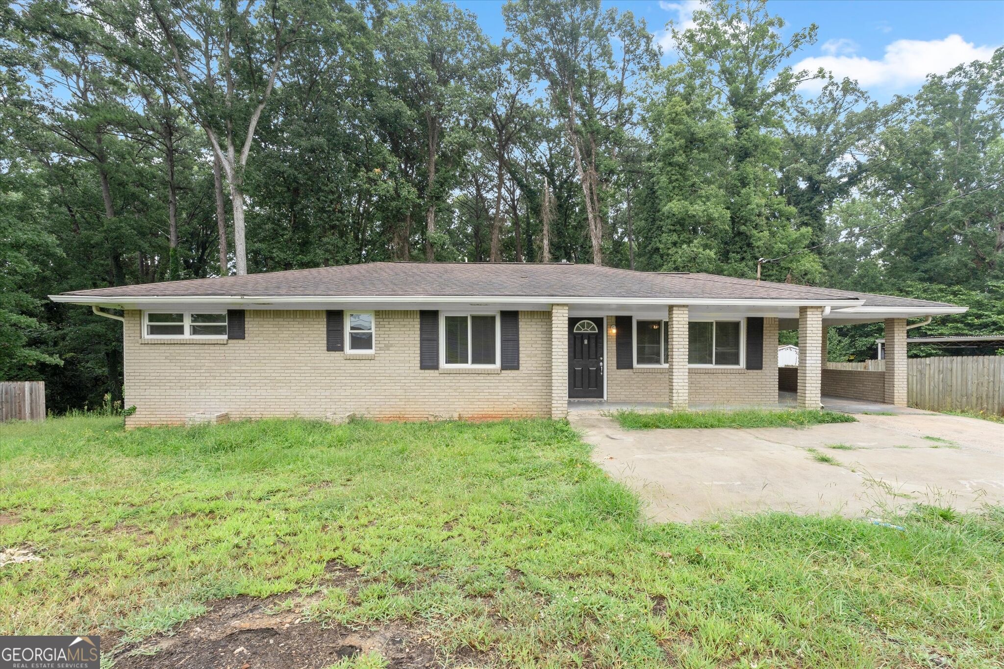 677 N Hairston Rd — photo