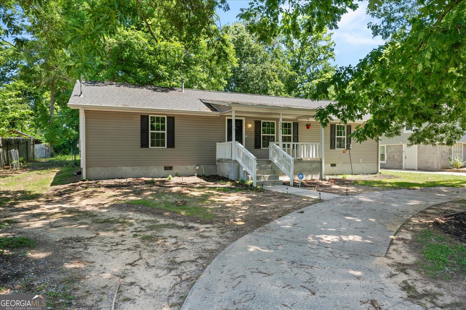 566 Shadowmoor Cir — photo