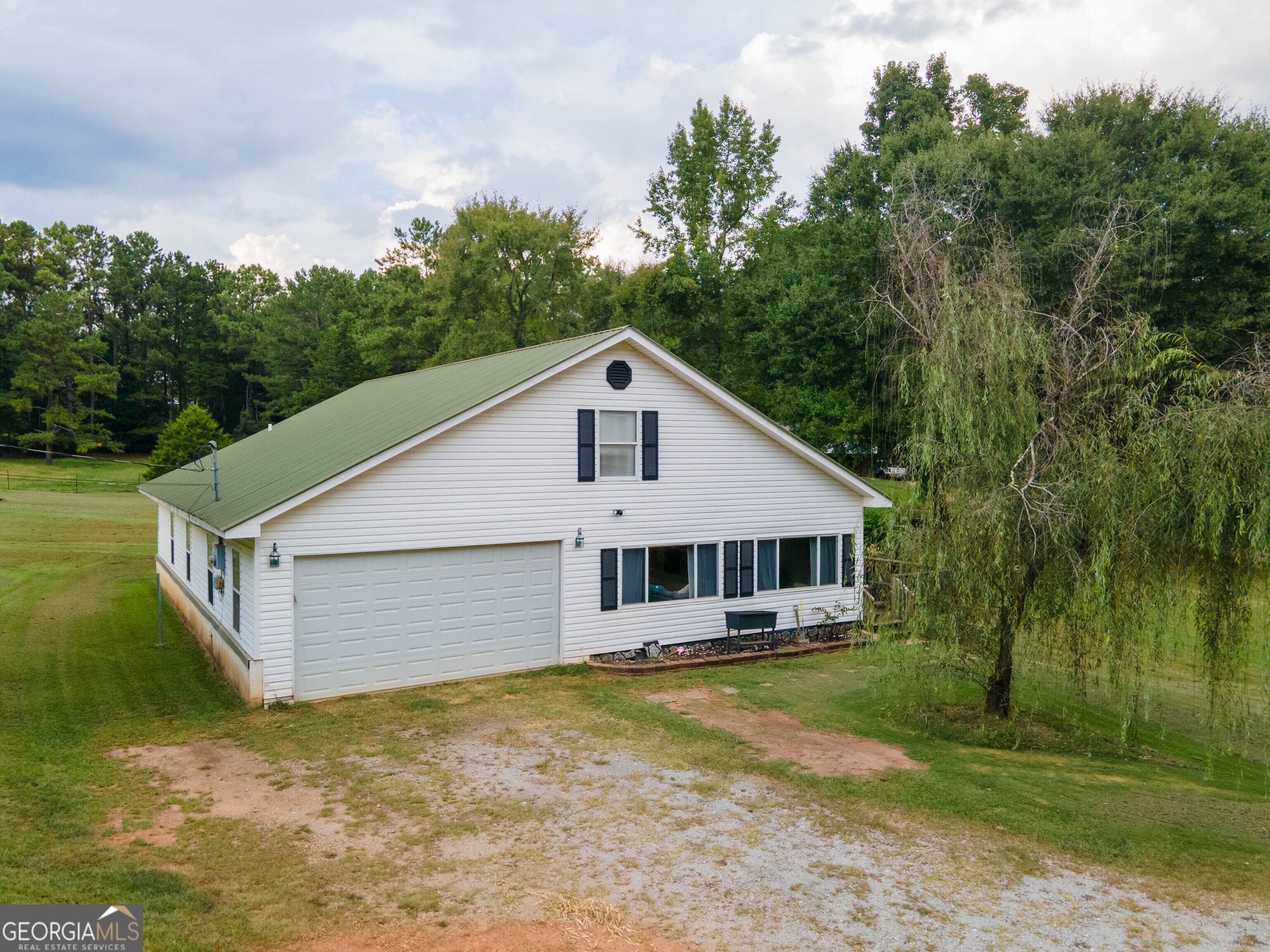 2151 Blue Creek Rd — photo