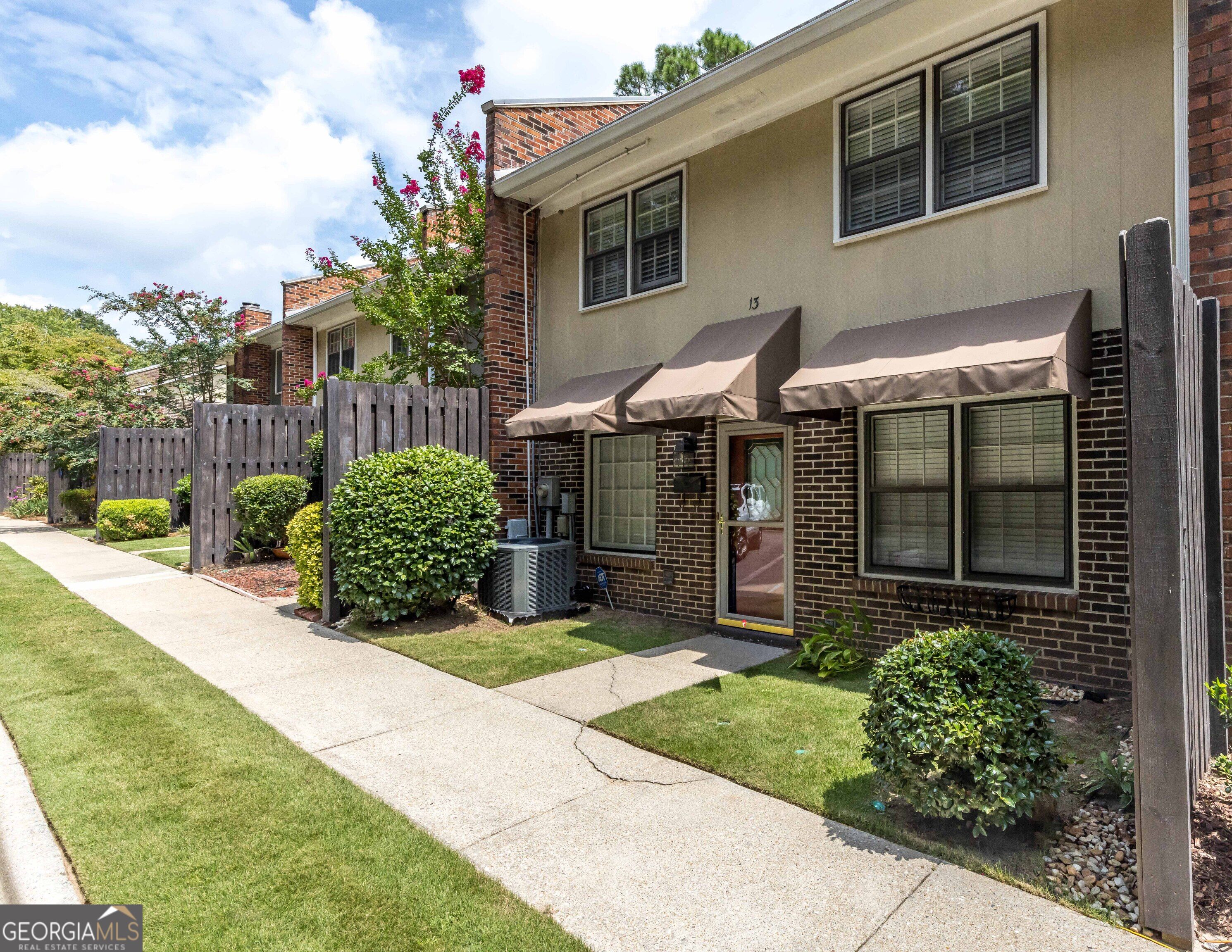 6101 River Rd — photo