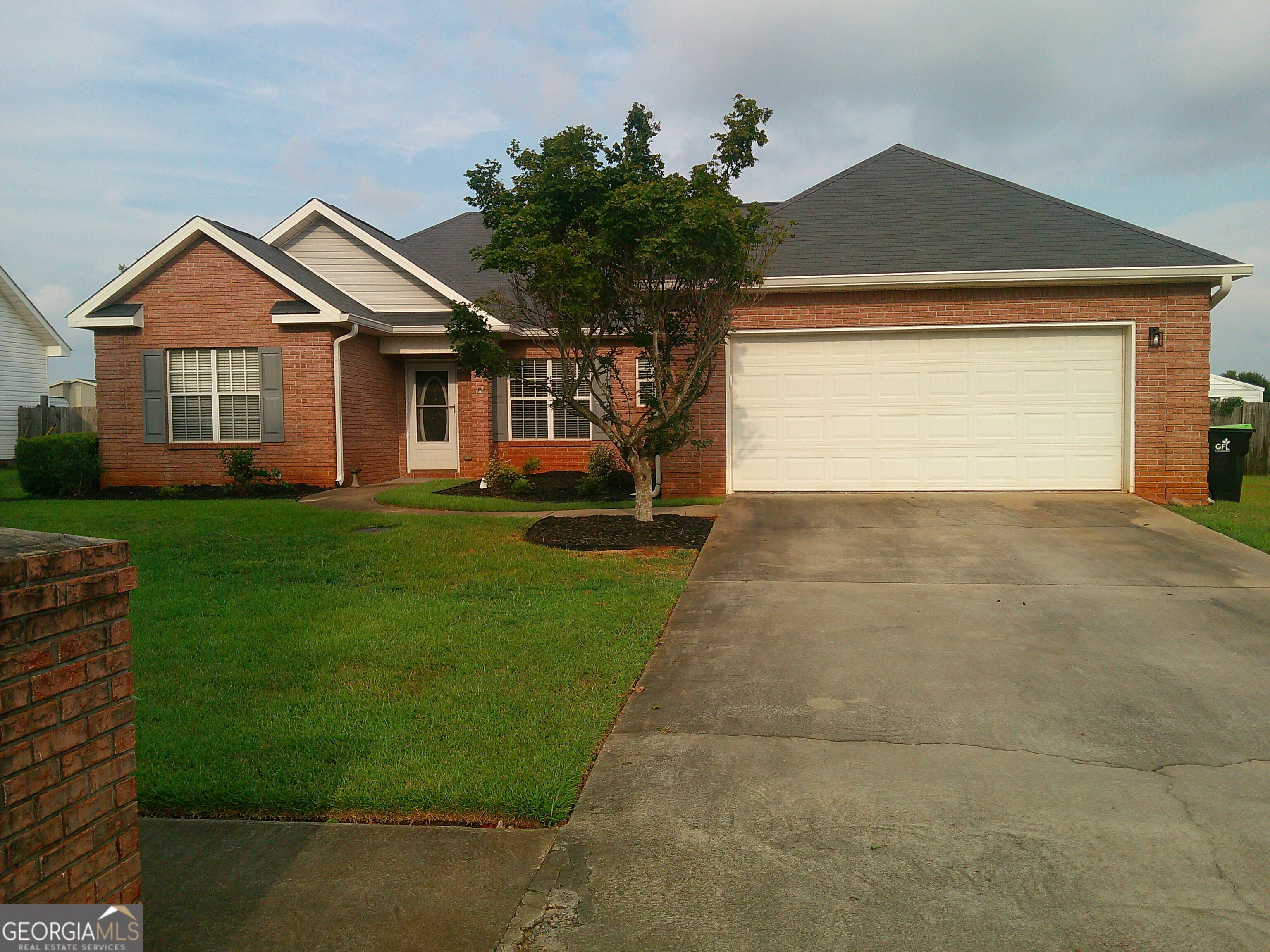 709 Sark Dr — photo
