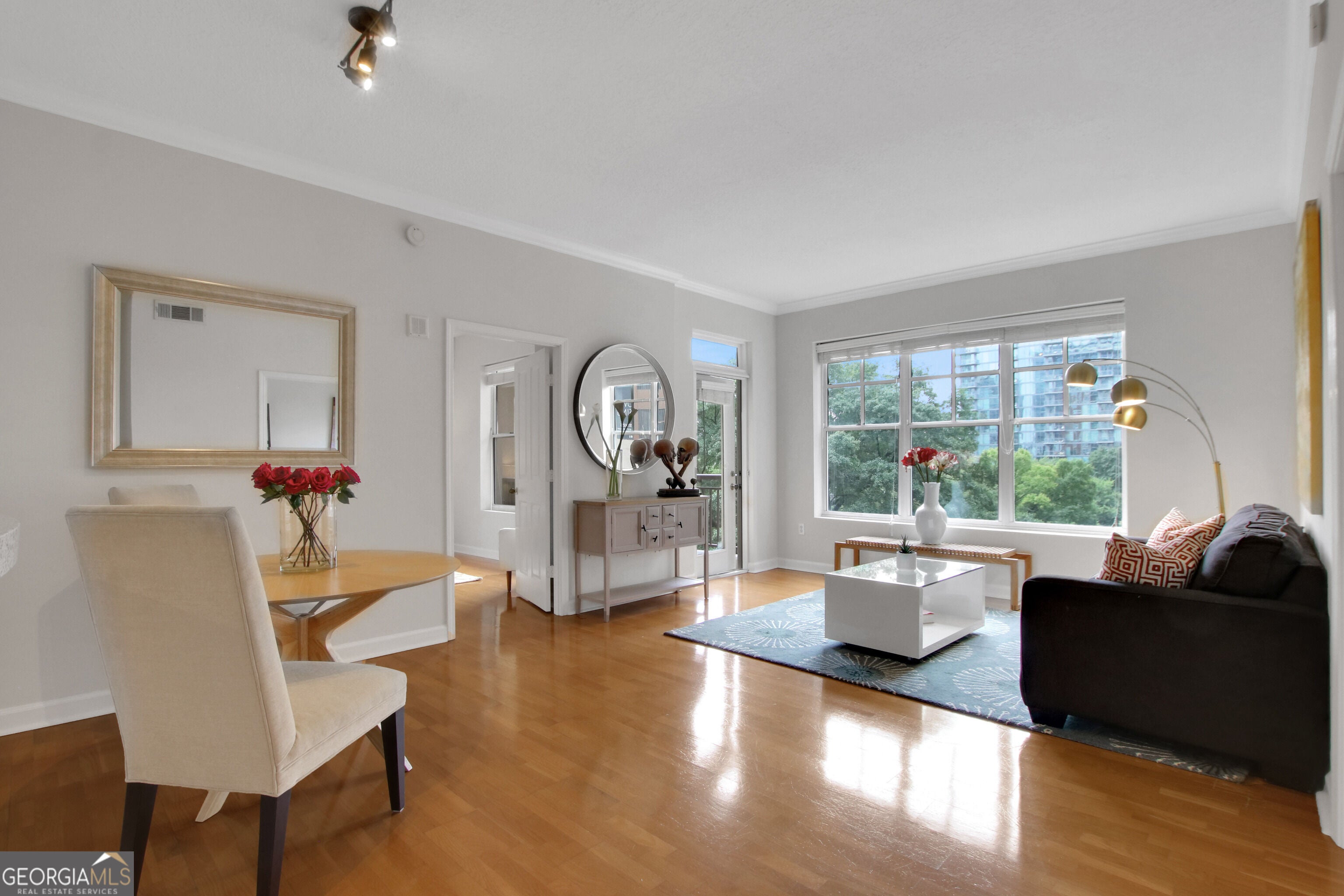 1101 Juniper St NE Apt 413 — photo