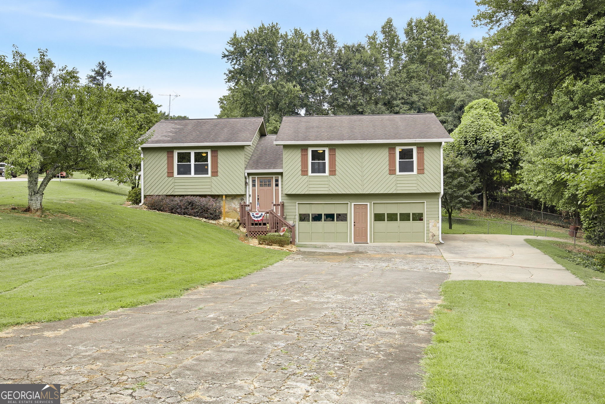1090 Hickory Rd — photo