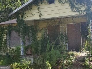 588 Rutherford Ave — photo