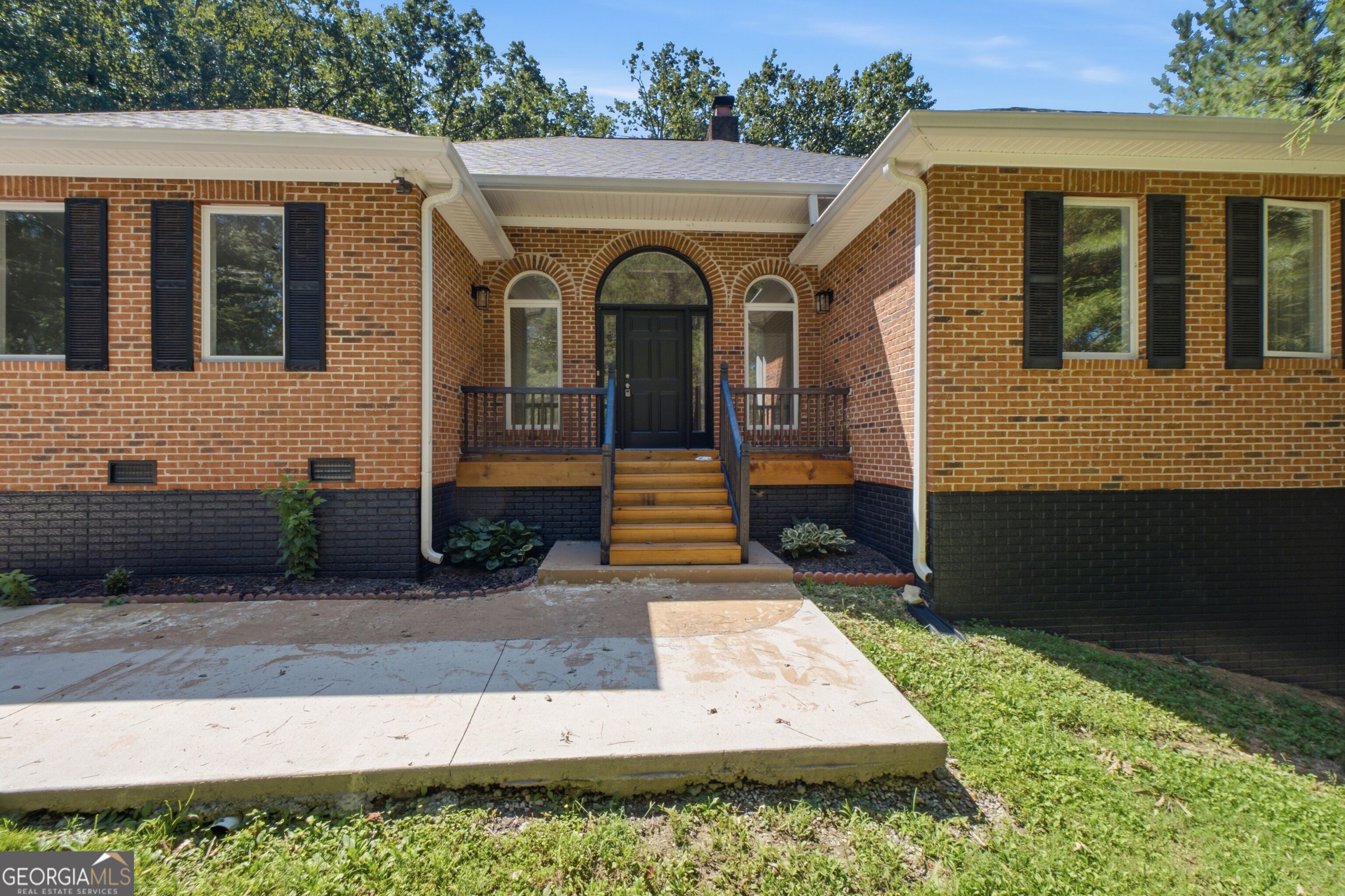 502 Shire Ct — photo