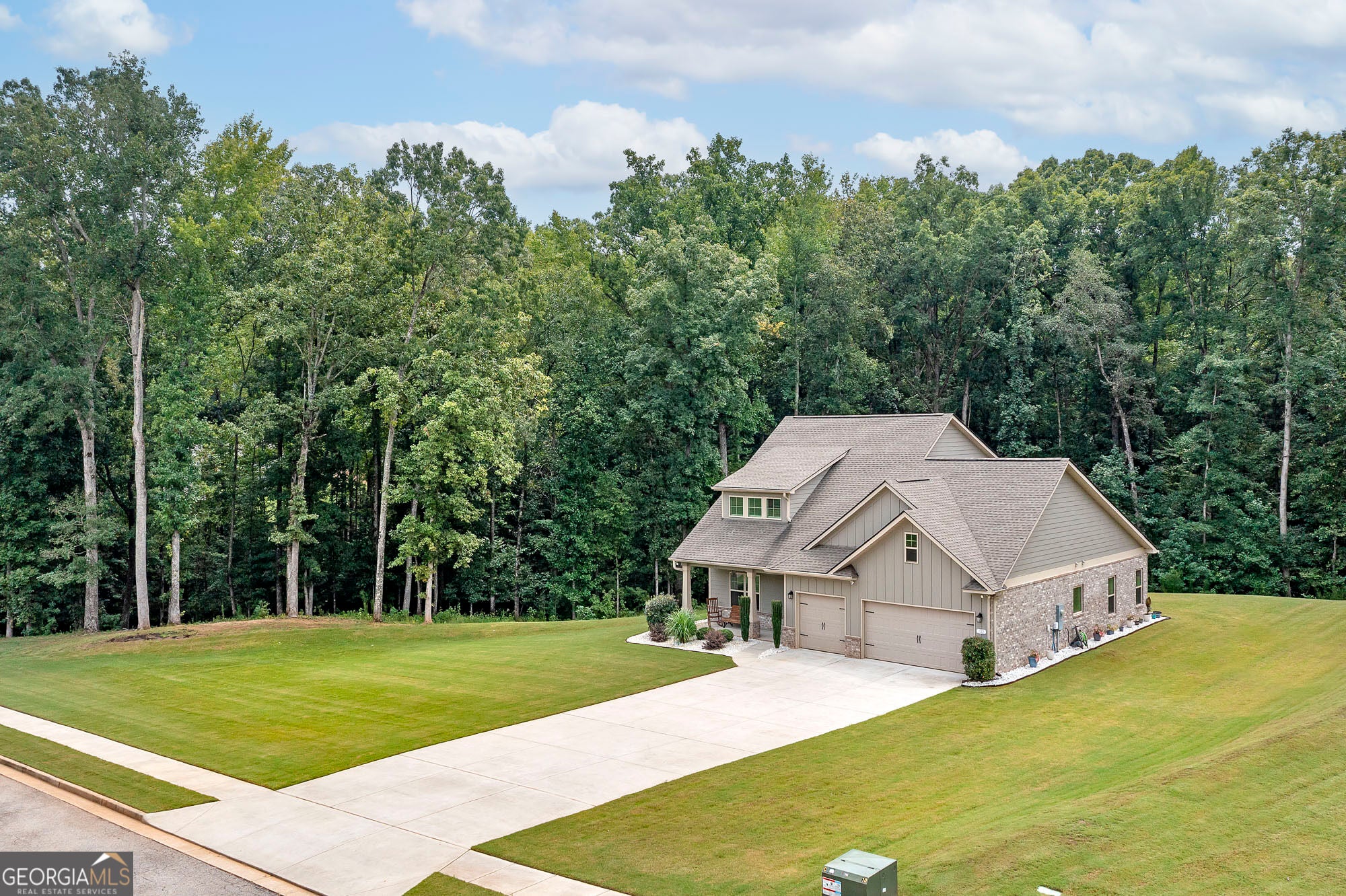 132 Whitworth Dr — photo