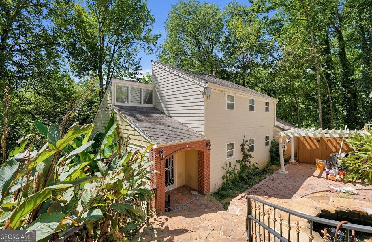355 Nottingham Dr — photo