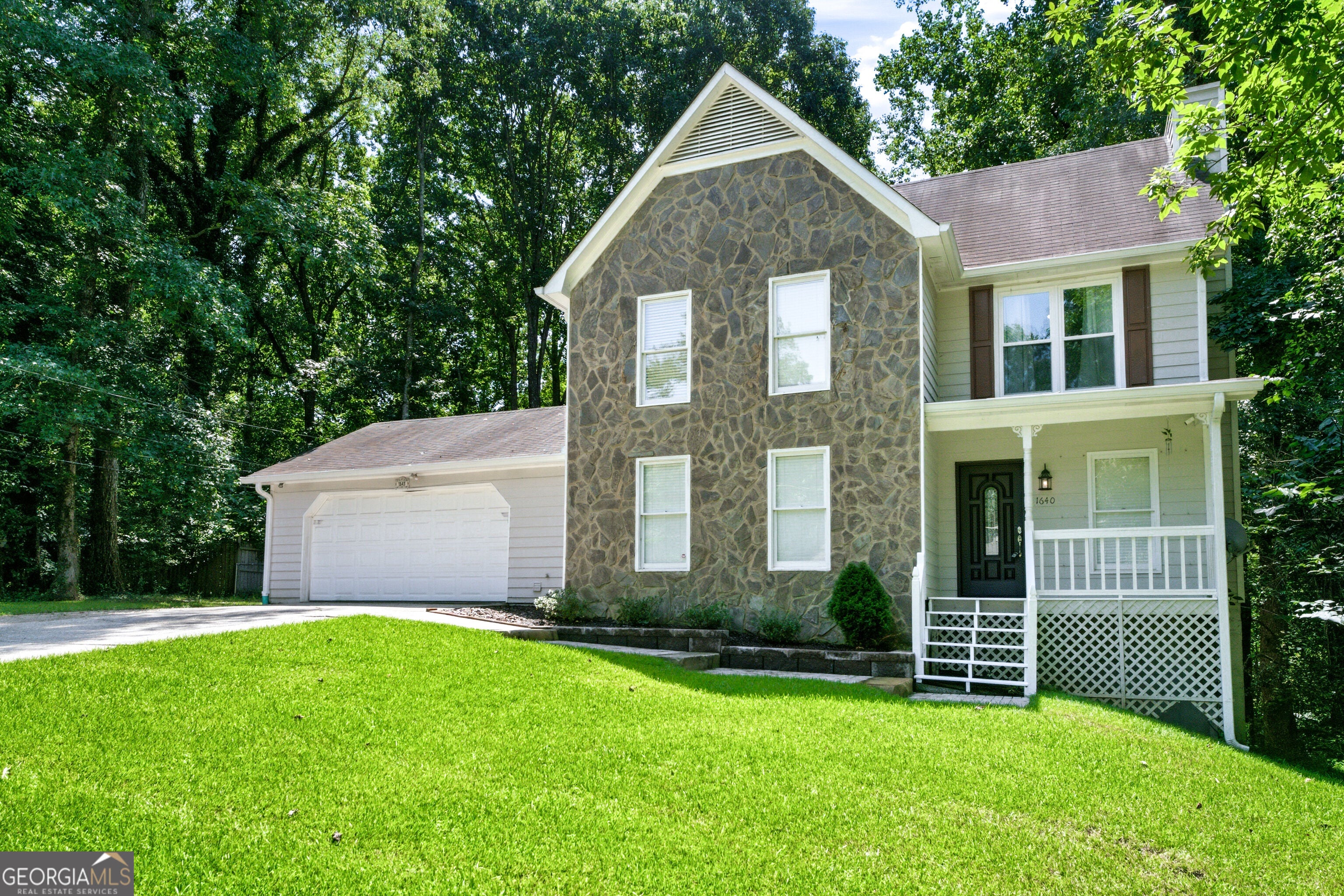 1640 Riverview Ct — photo