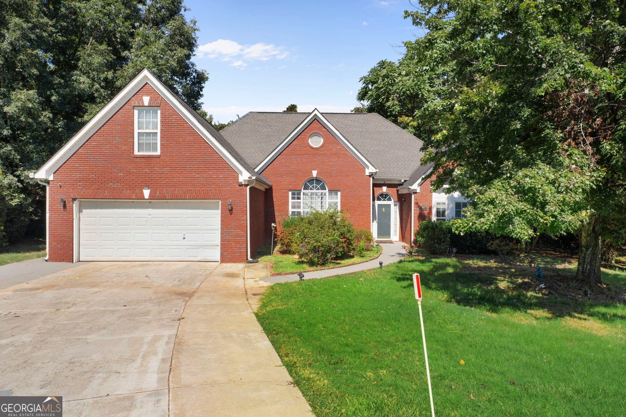 1000 Georgian Hills Dr — photo
