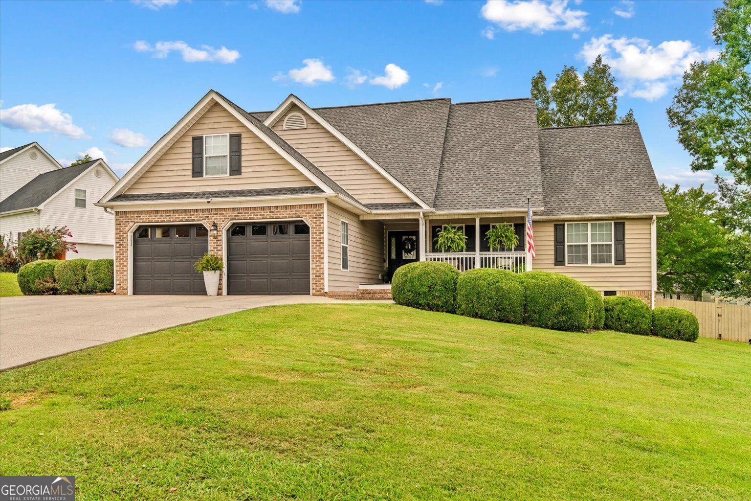 209 Vineyard Dr — photo