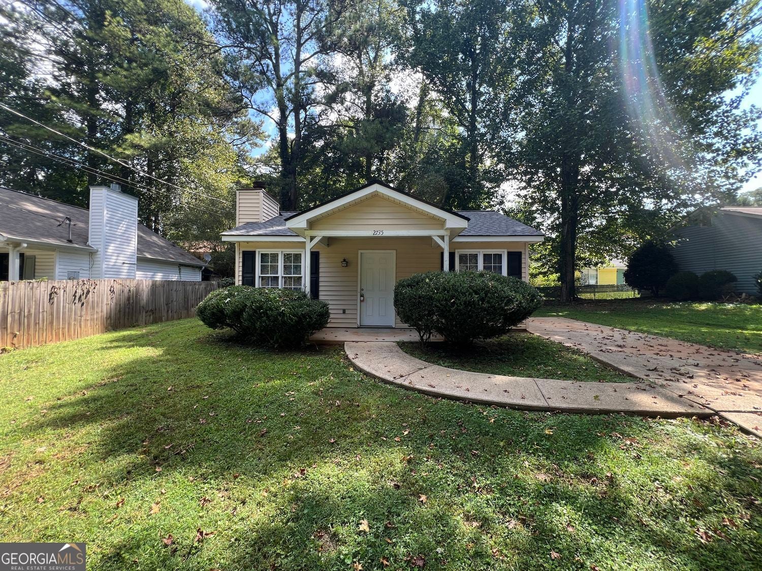 2735 Fairlane Dr — photo