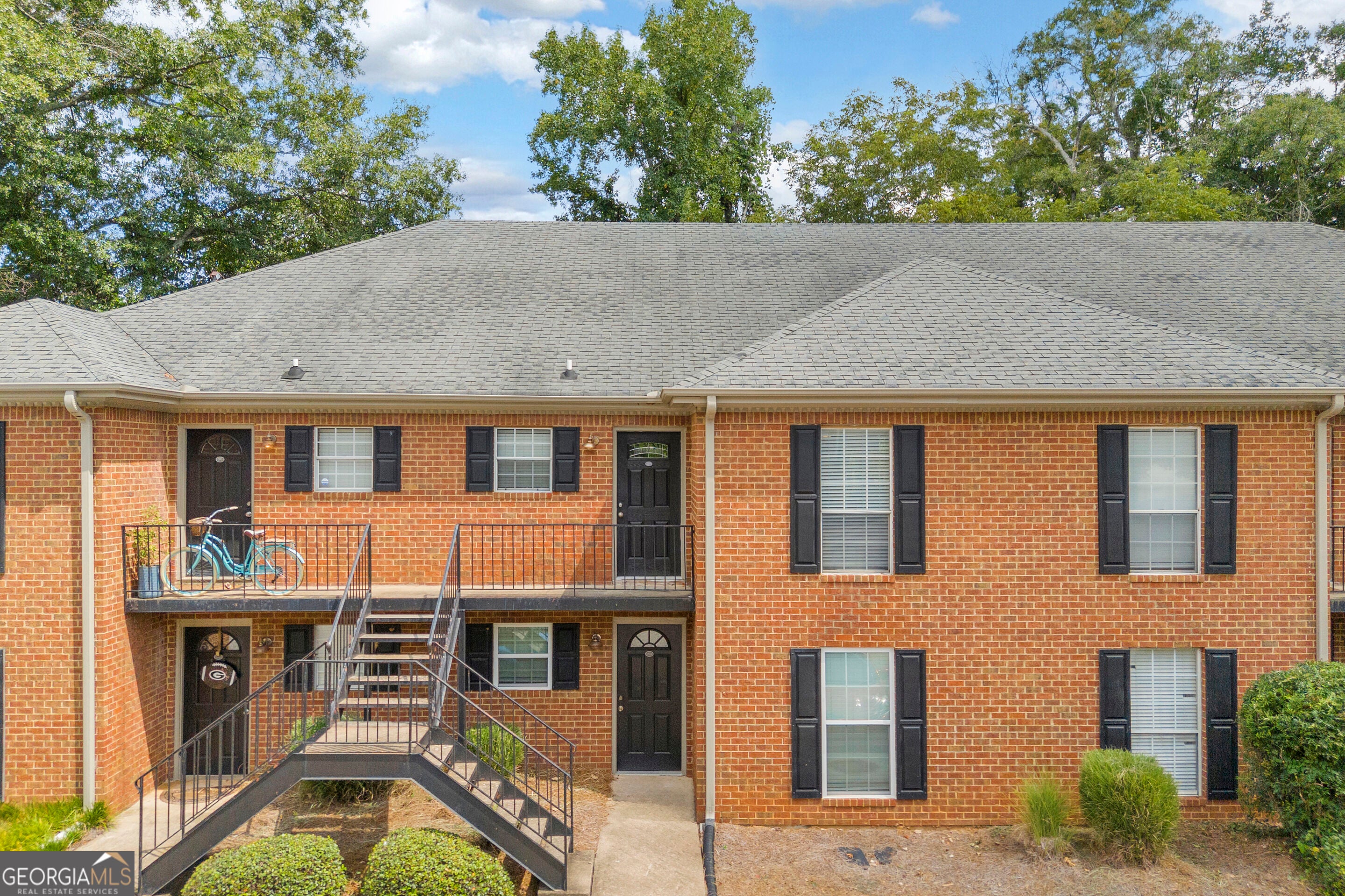1055 Baxter St Apt 203 — photo