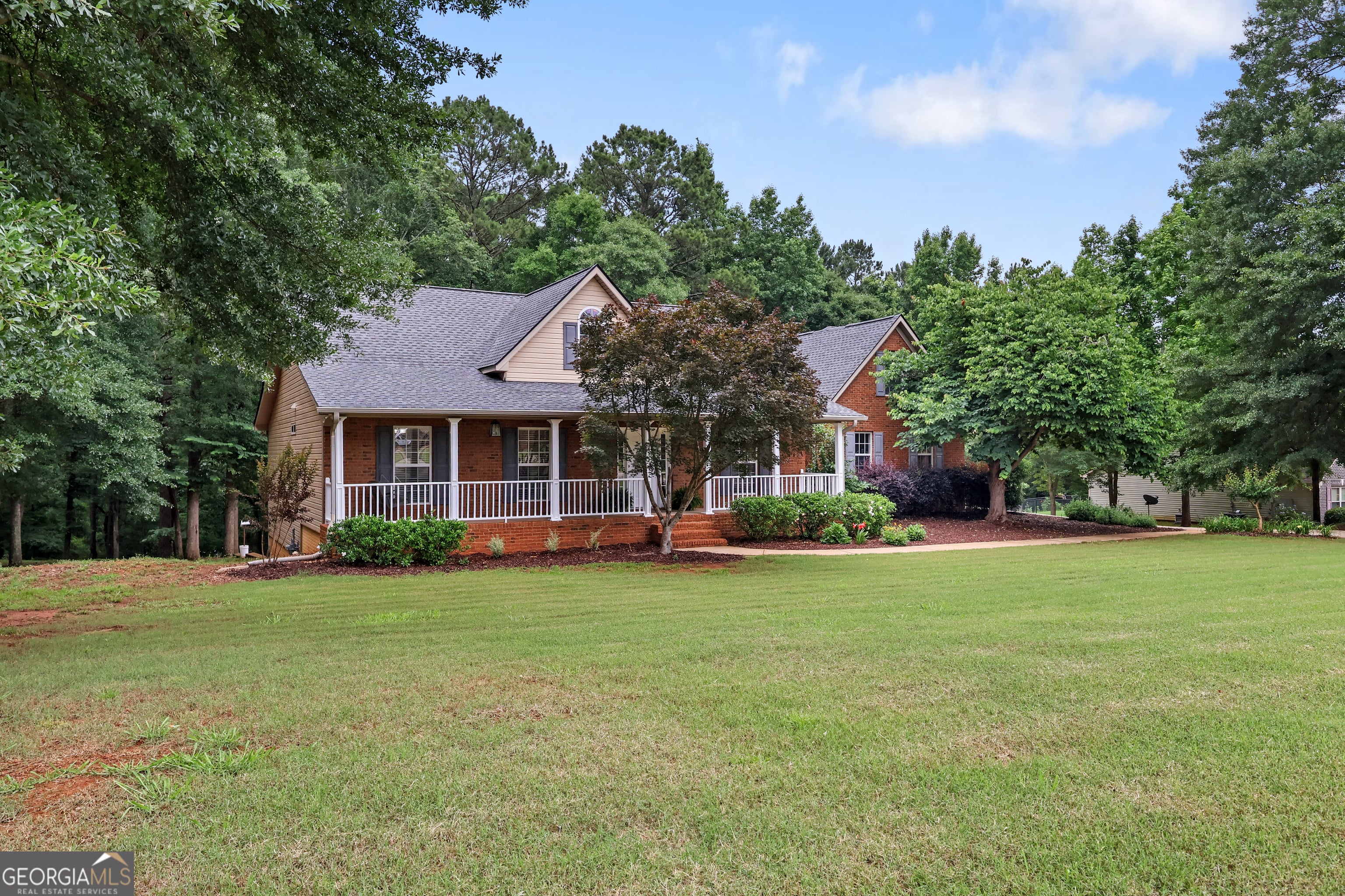 337 McKibben Dr — photo