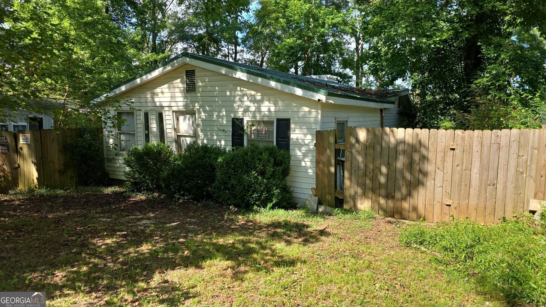 143 Weavers Lake Front Rd — photo