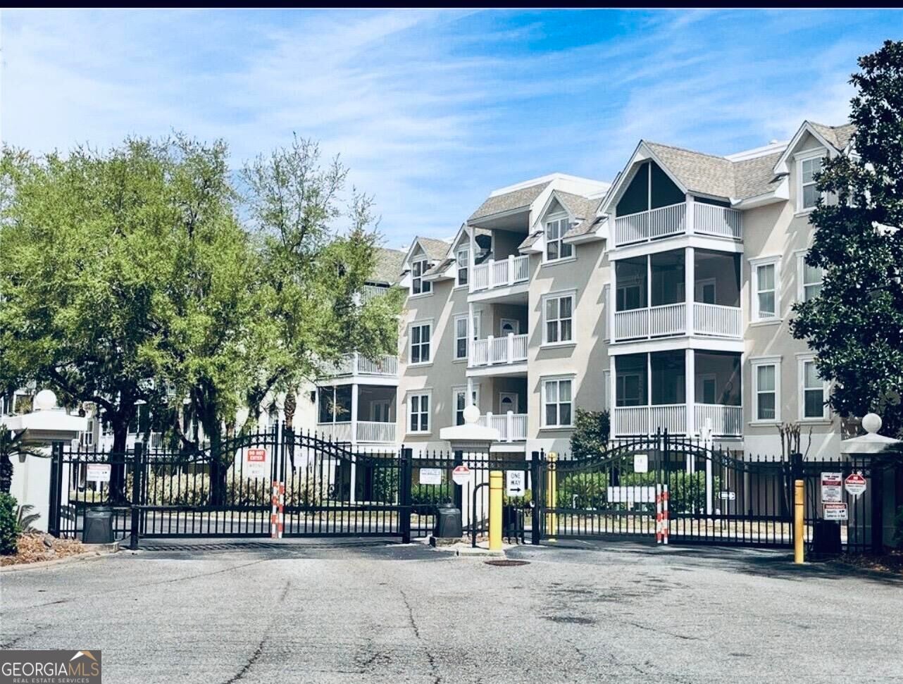 136 Shady Brook Cir 201 — photo
