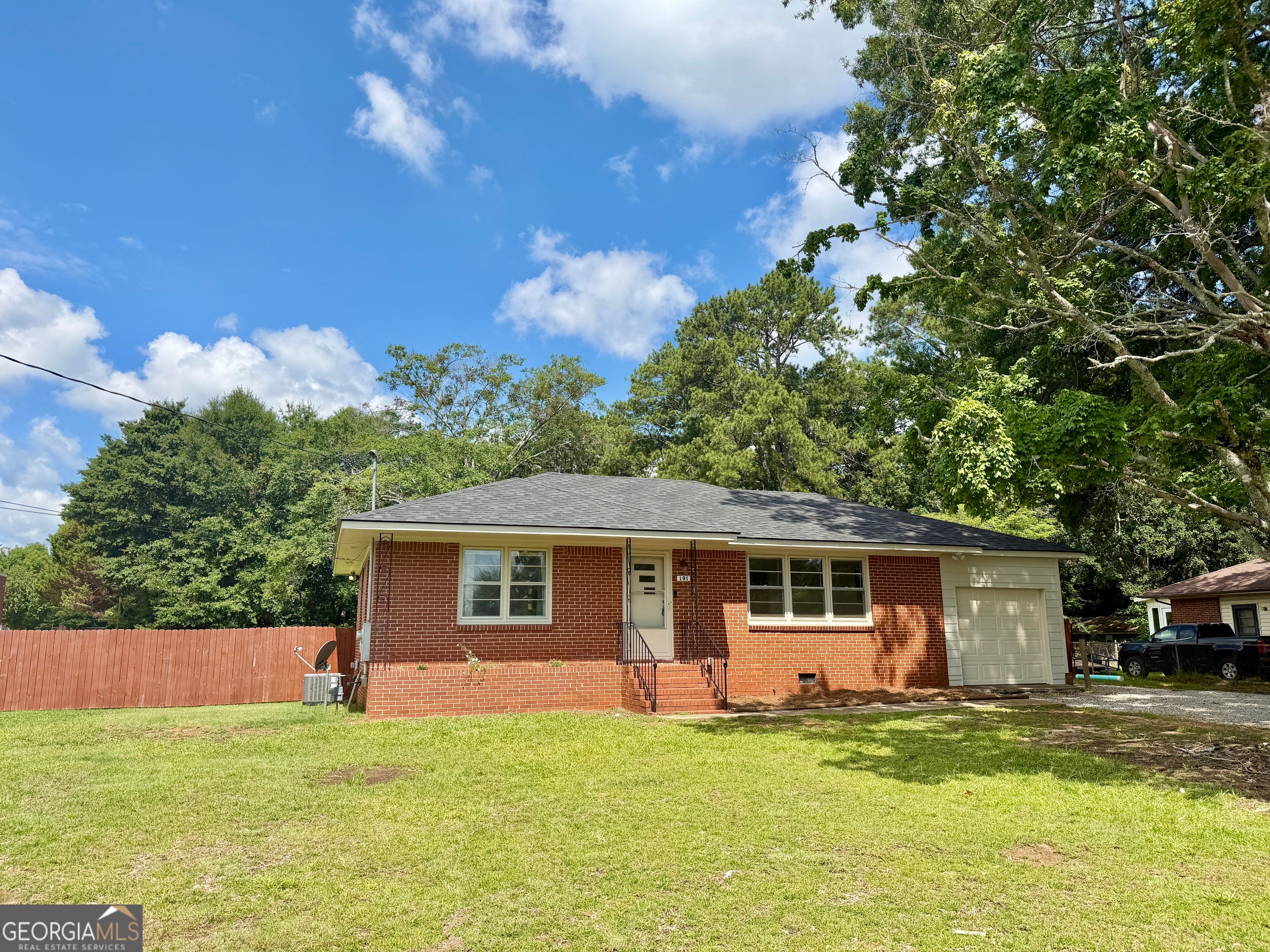 101 Morgan Dr — photo