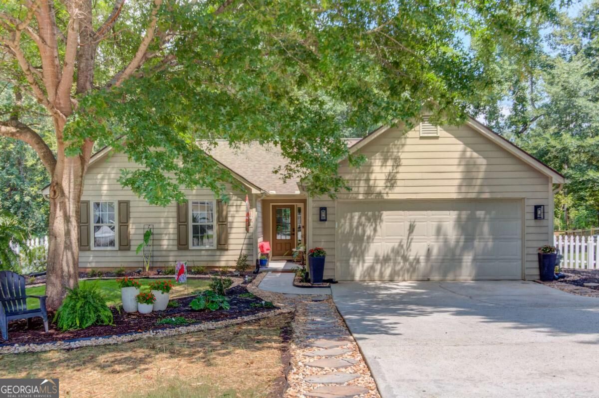 1023 Laurel Green Ln — photo