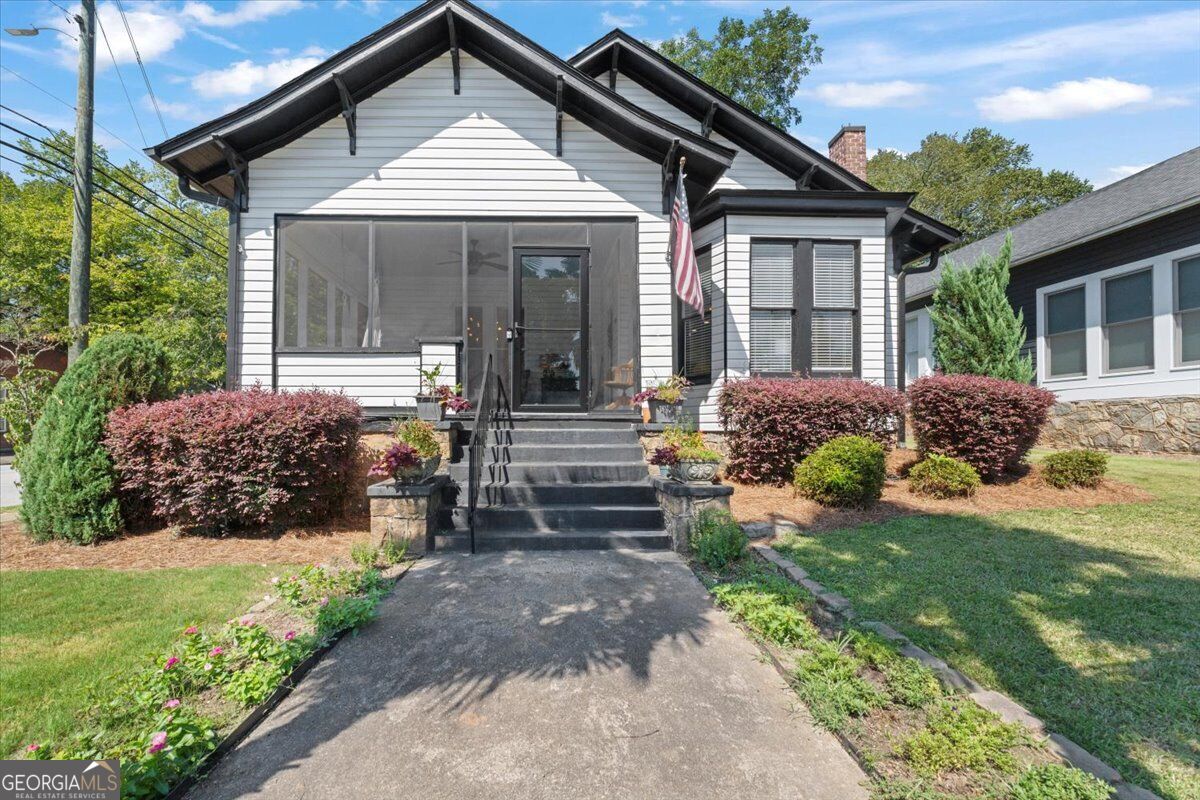 1146 Oak St SE — photo