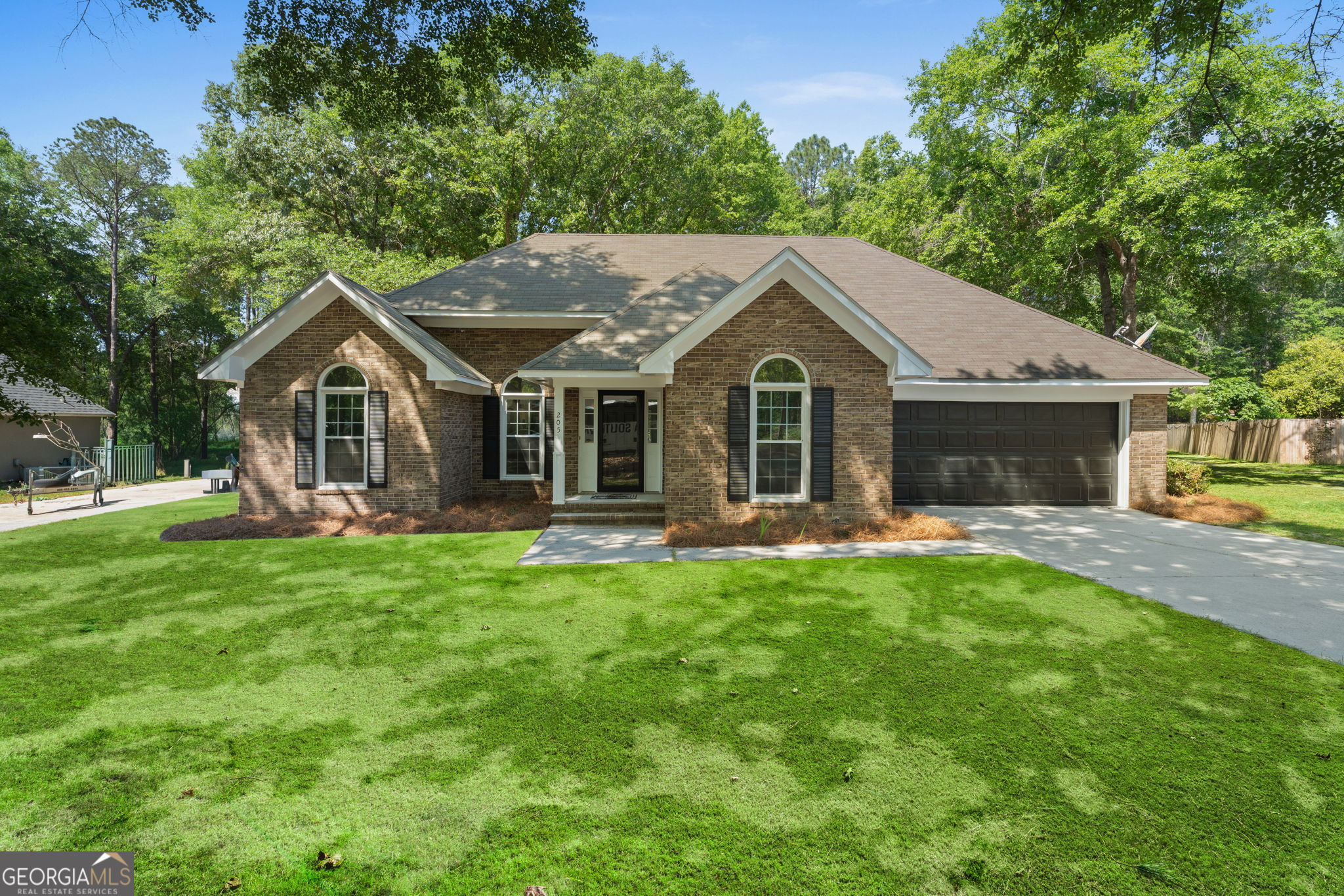 205 Mossberg Cir — photo