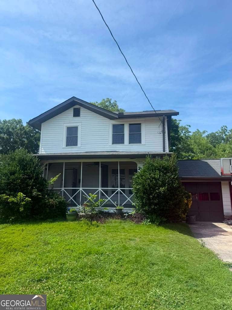 217 Montgomery St NE — photo