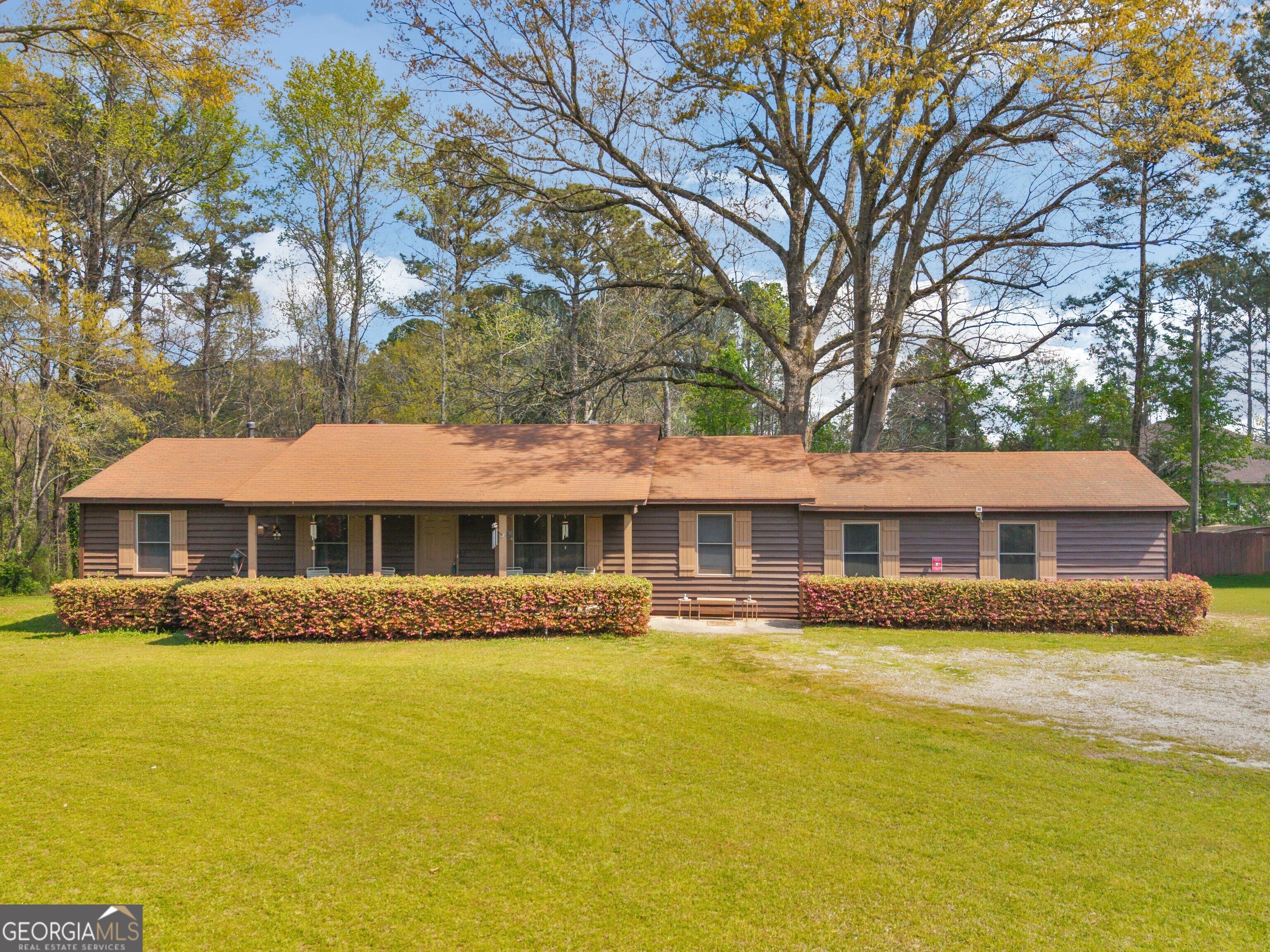2037 Hampton Locust Grove Rd — photo