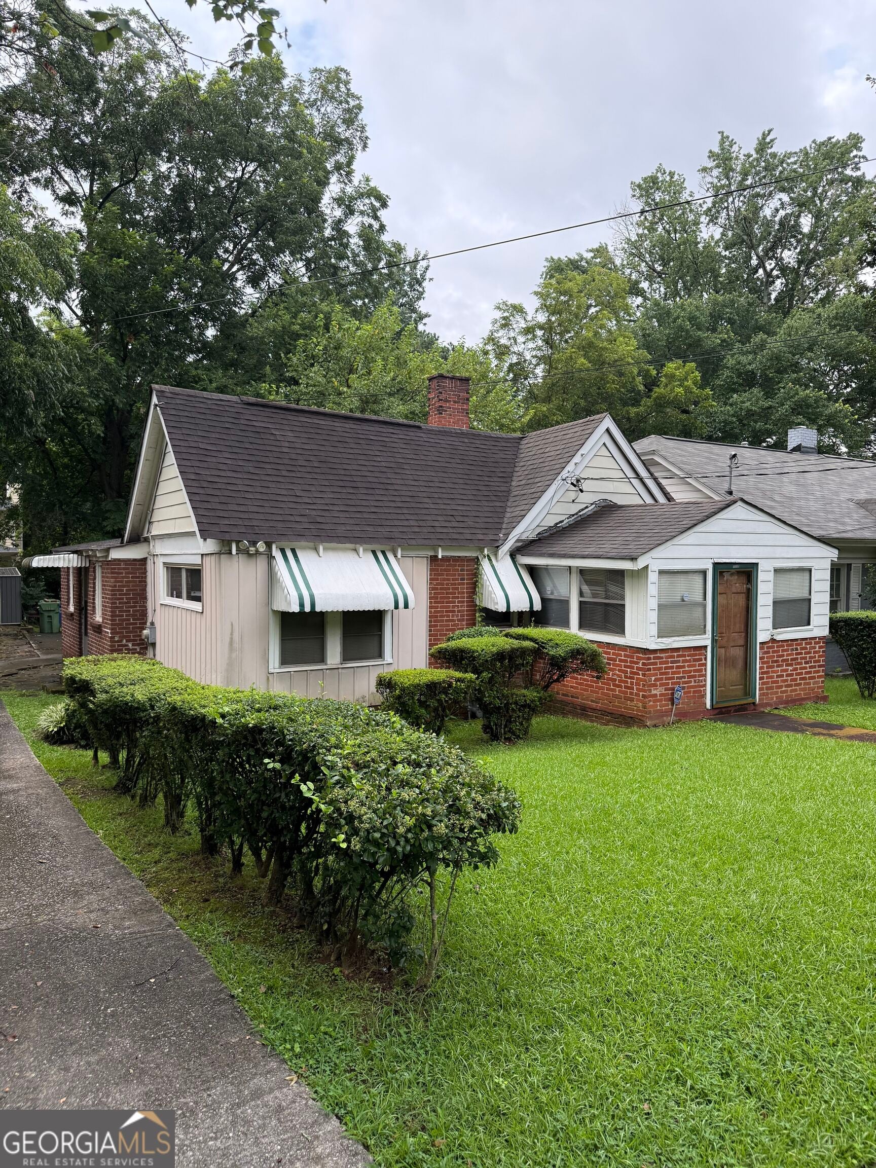 1115 Hawthorne St NE — photo
