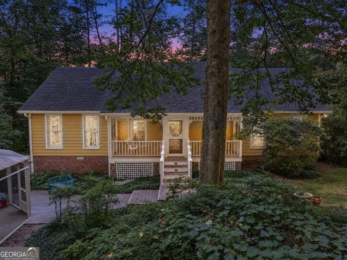 724 Clarke Trl — photo