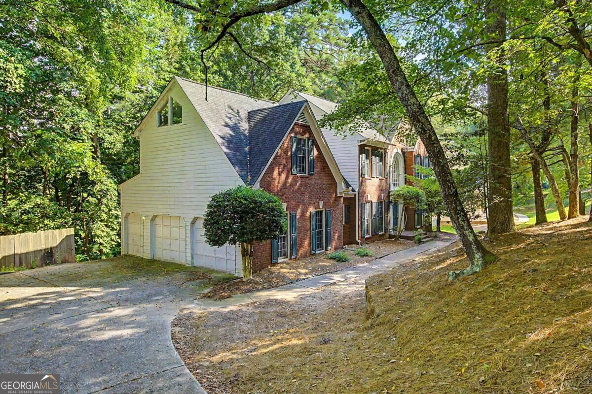 2180 Habersham Trce — photo