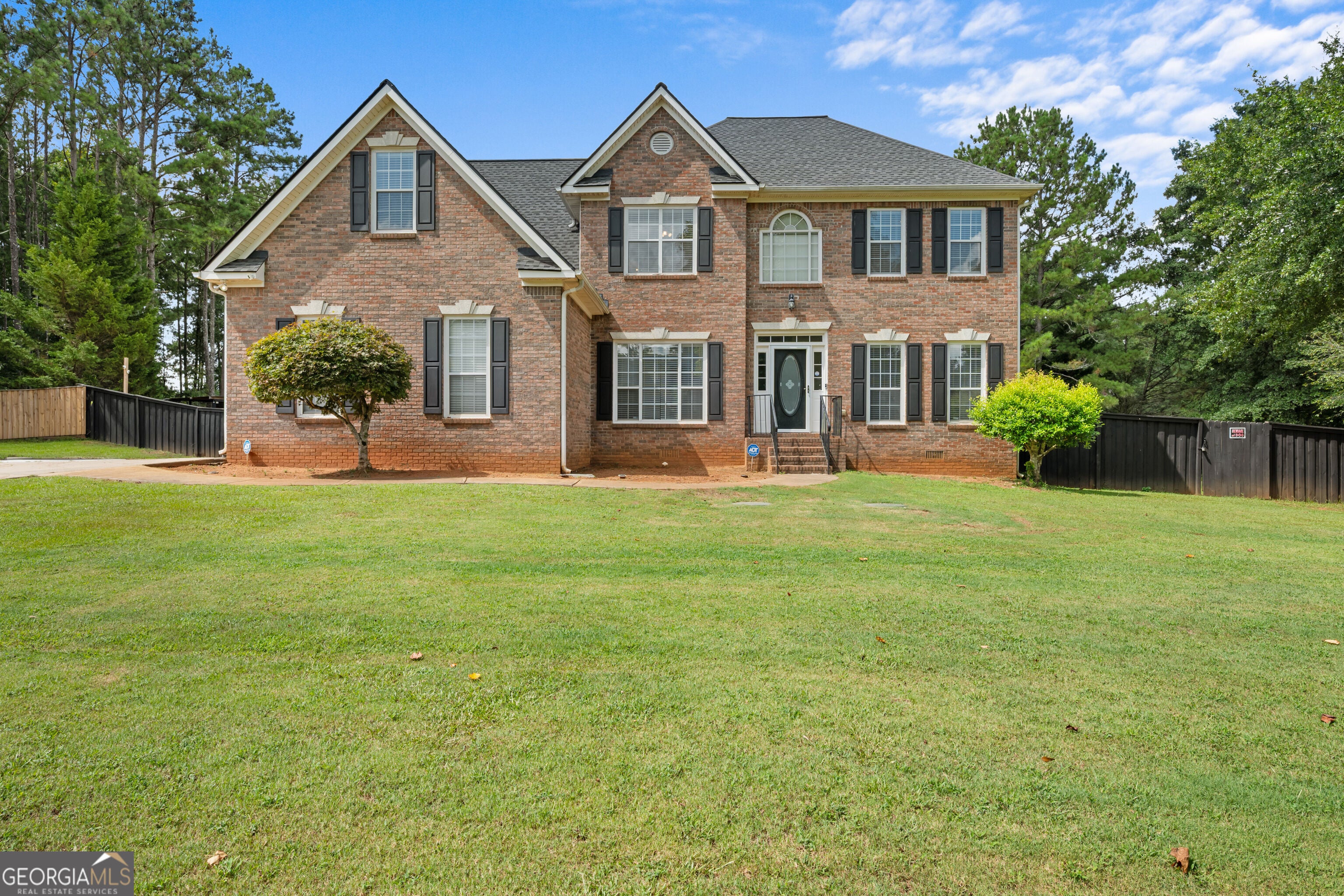 207 Arthur Dr — photo