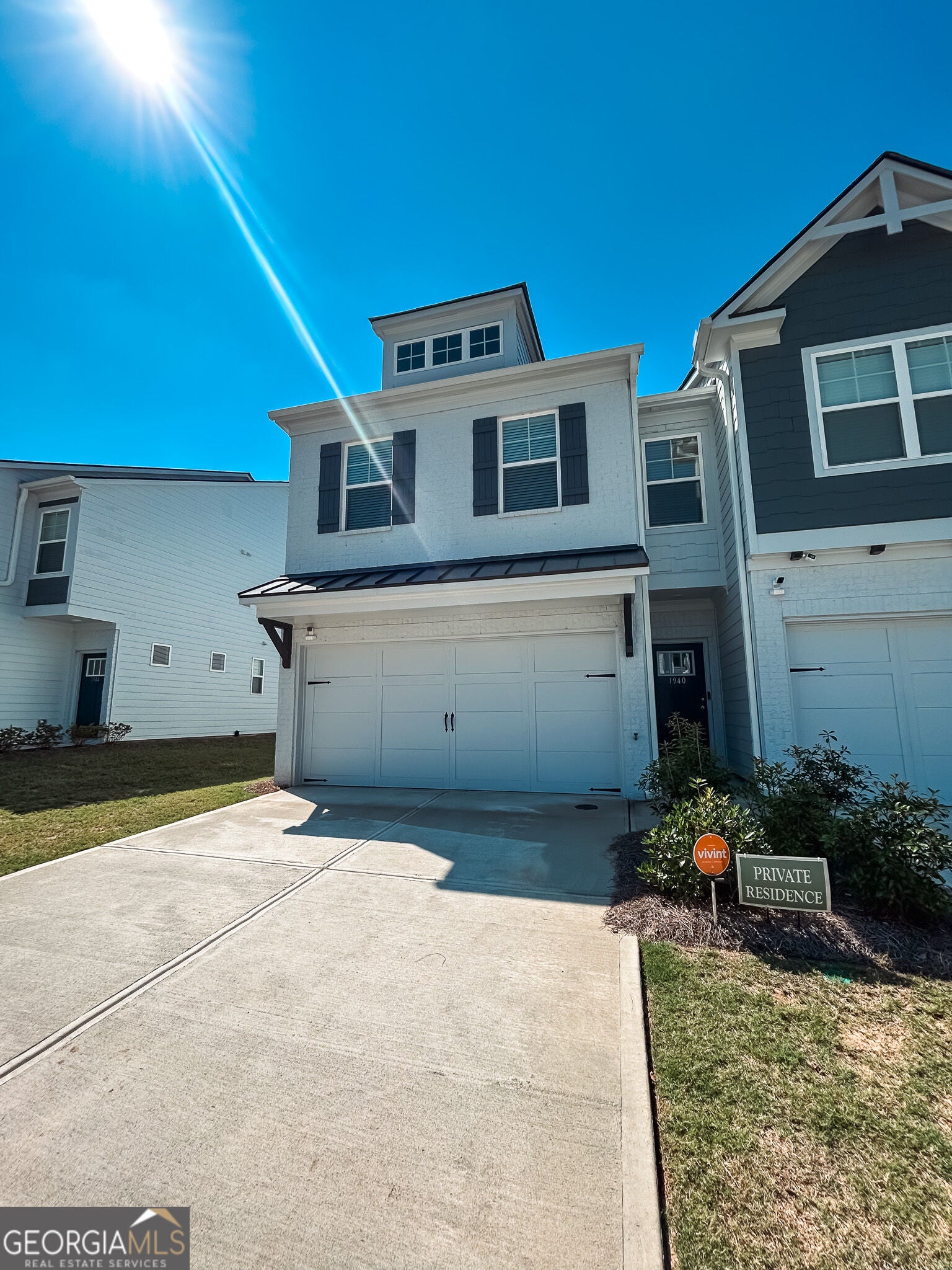 1940 Asher Ln — photo