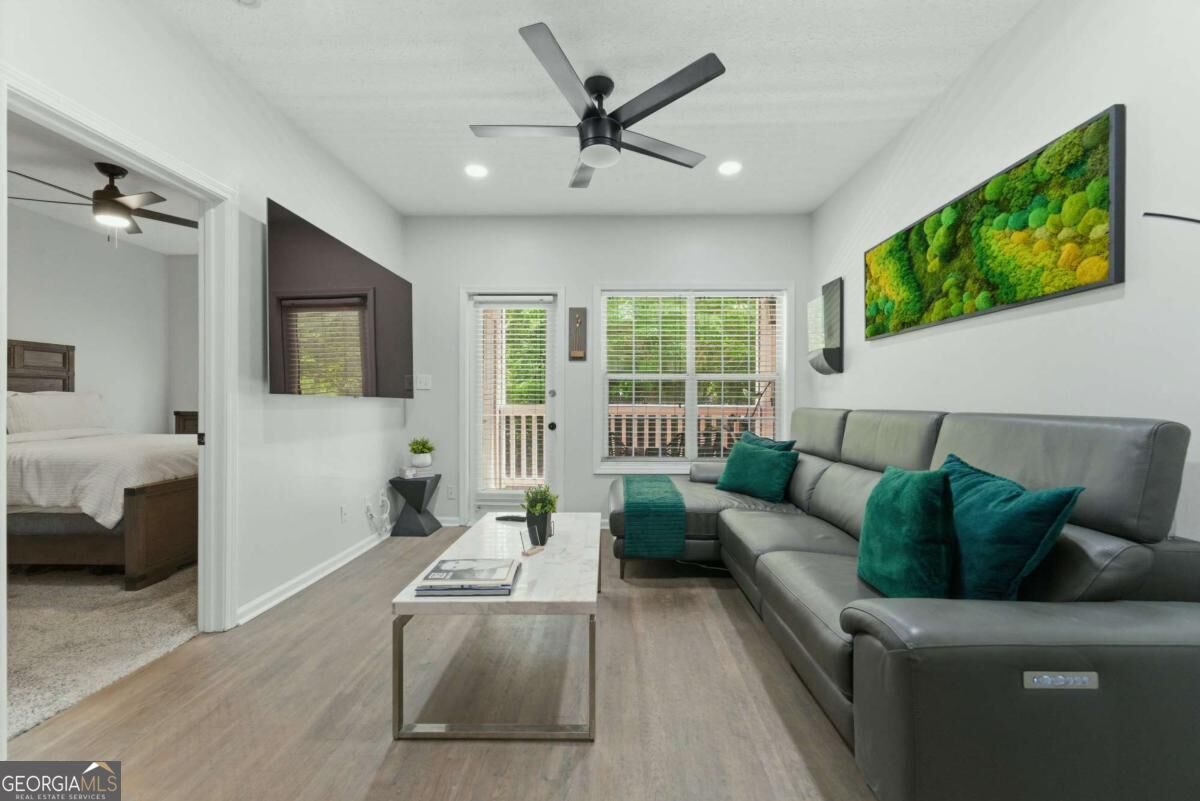 1250 Parkwood Cir SE 1214 — photo