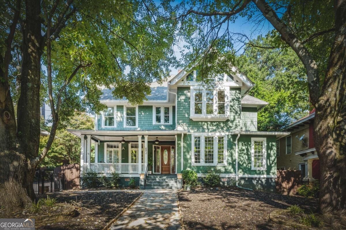 692 Myrtle St NE — photo