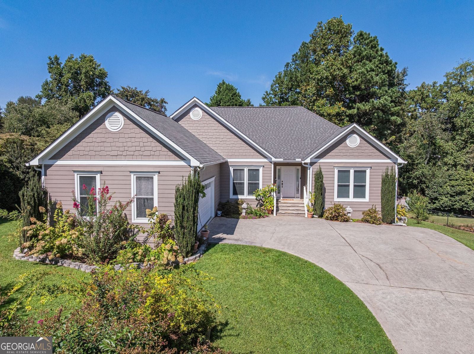 2290 Black Bear Ct — photo
