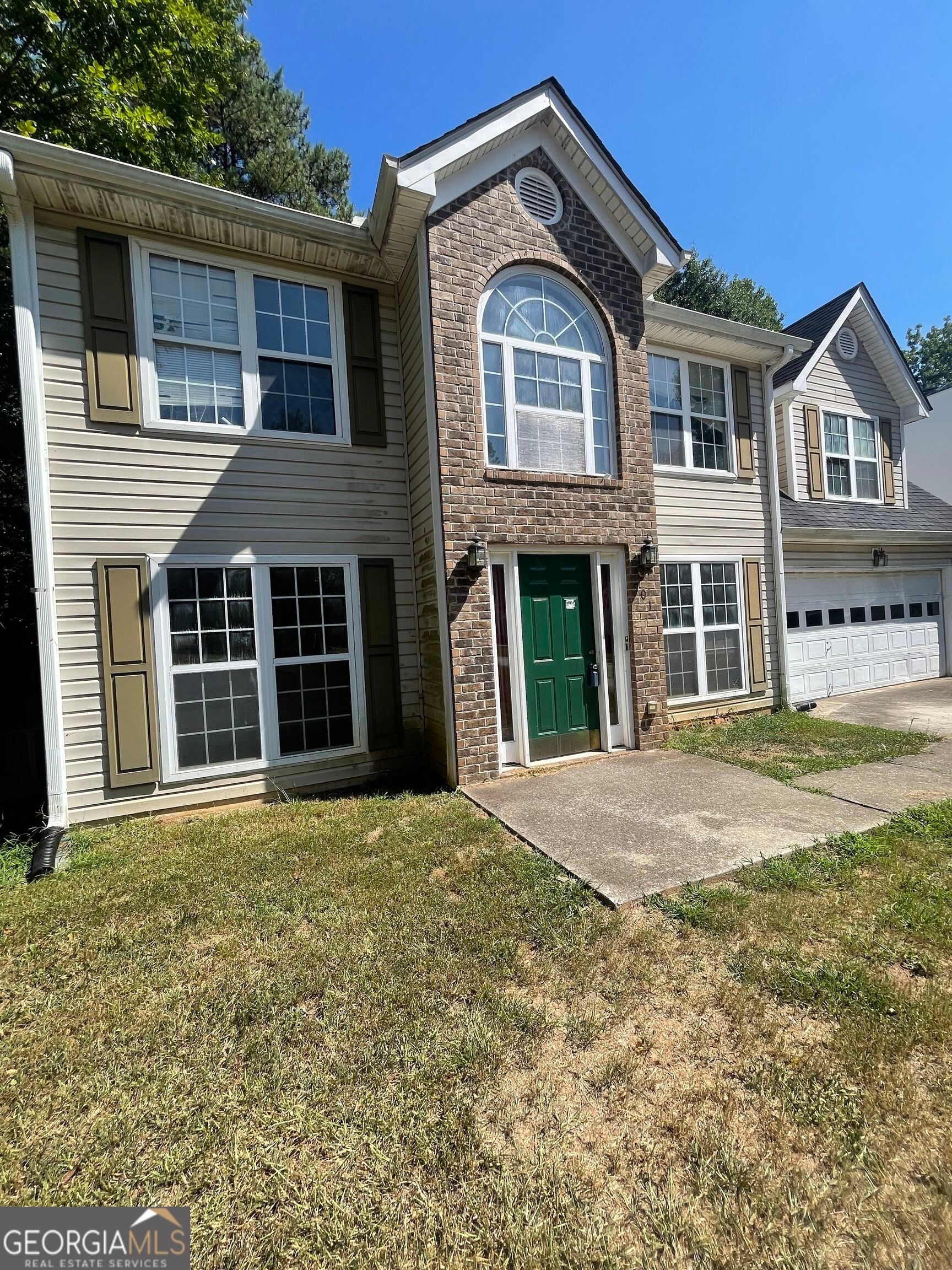 701 Simon Park Cir — photo