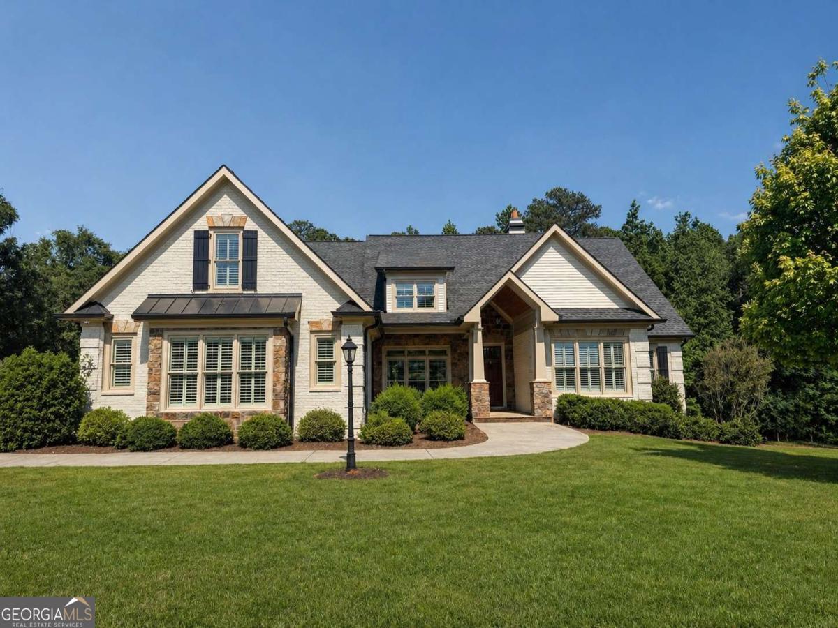 2221 Gentry Ln — photo