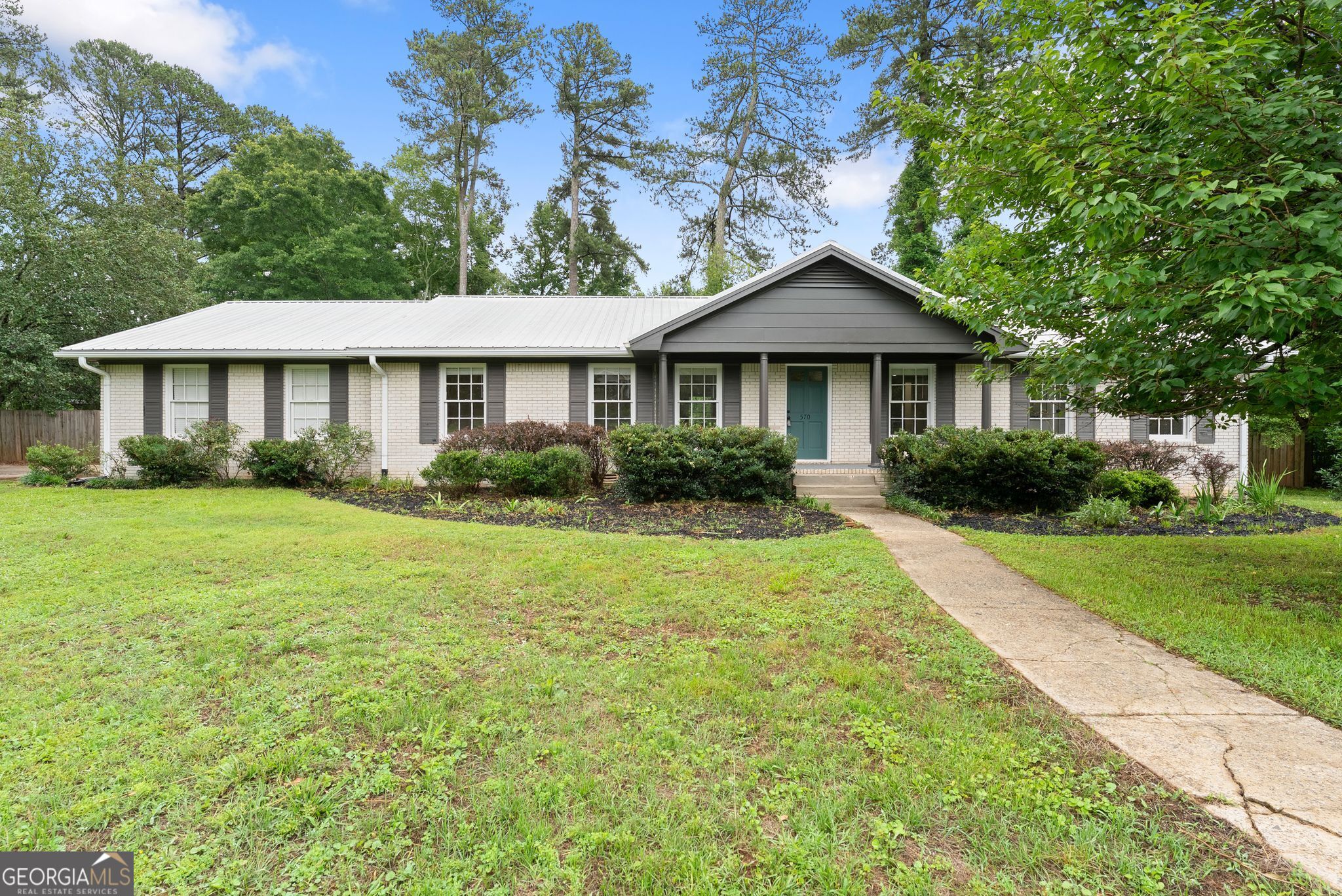 570 Cedar Creek Dr — photo