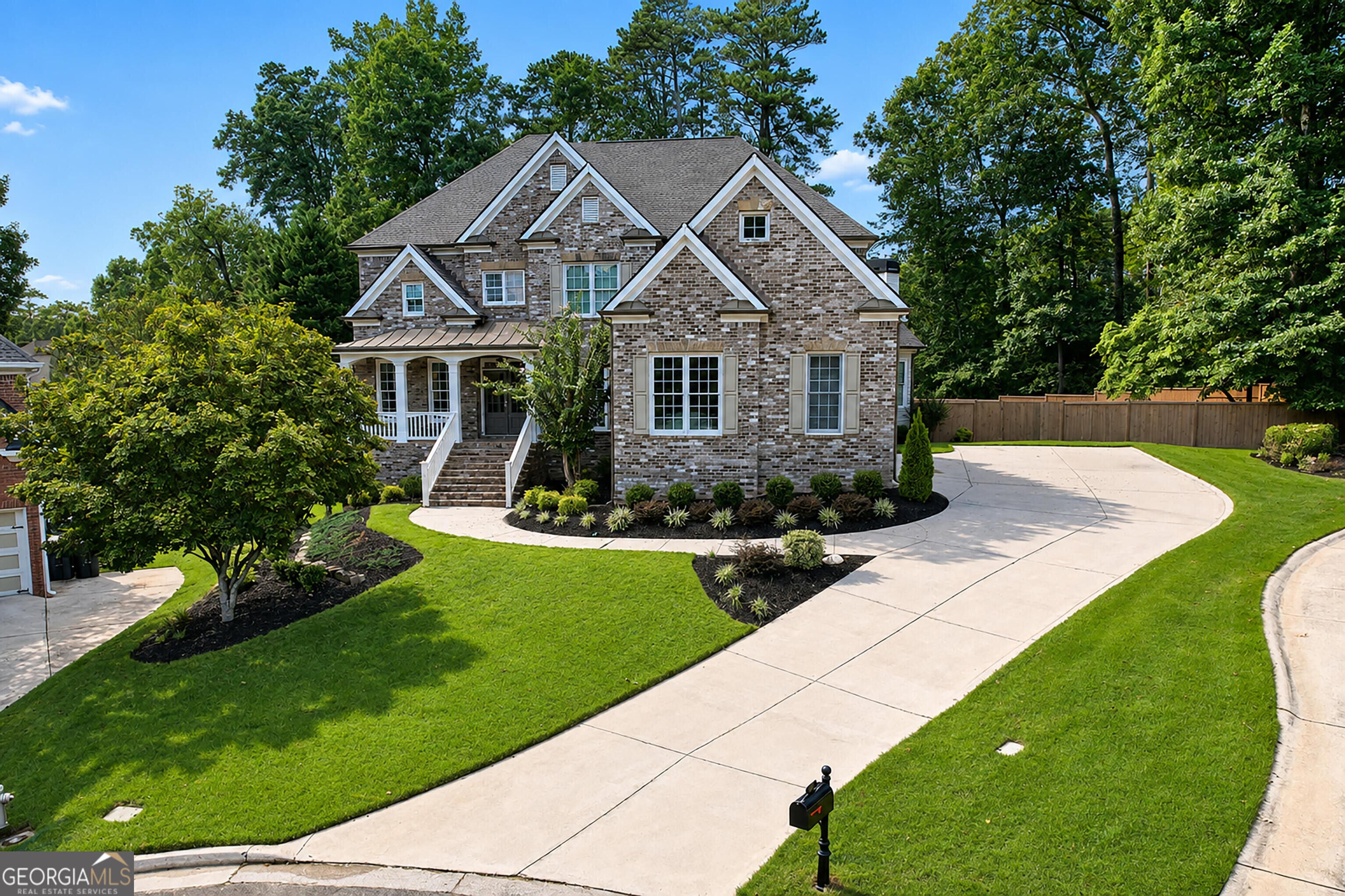 2213 Hollowbrooke Ct NW — photo