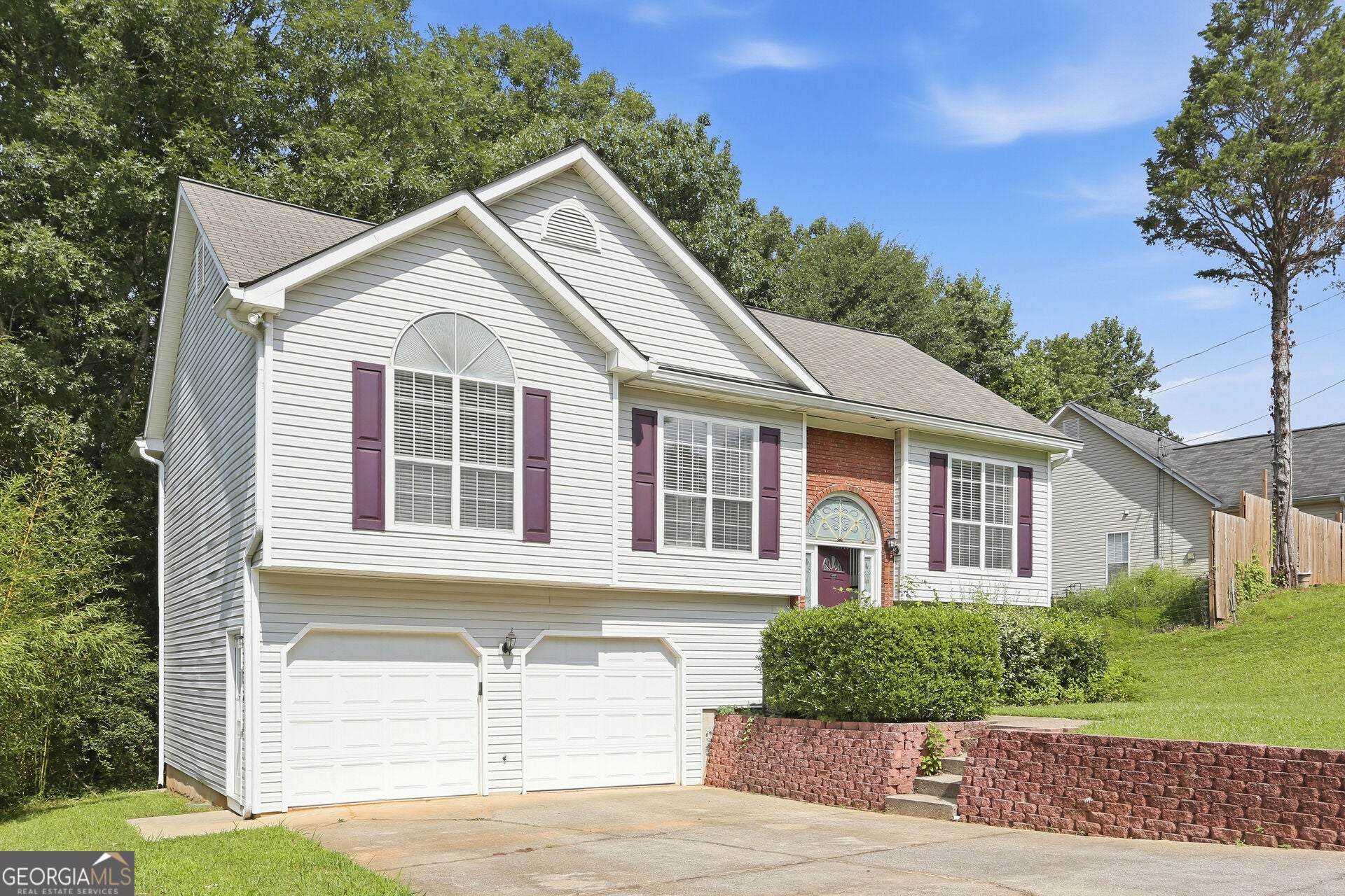 4876 Hunt Club Dr — photo