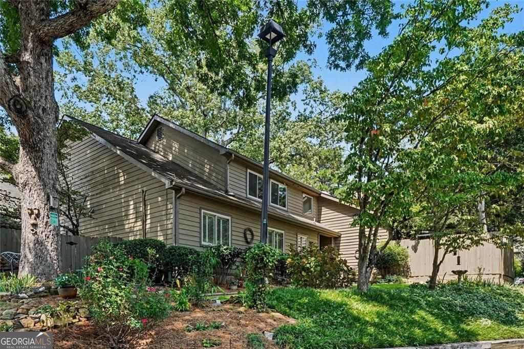 4173 D'Youville Trce — photo