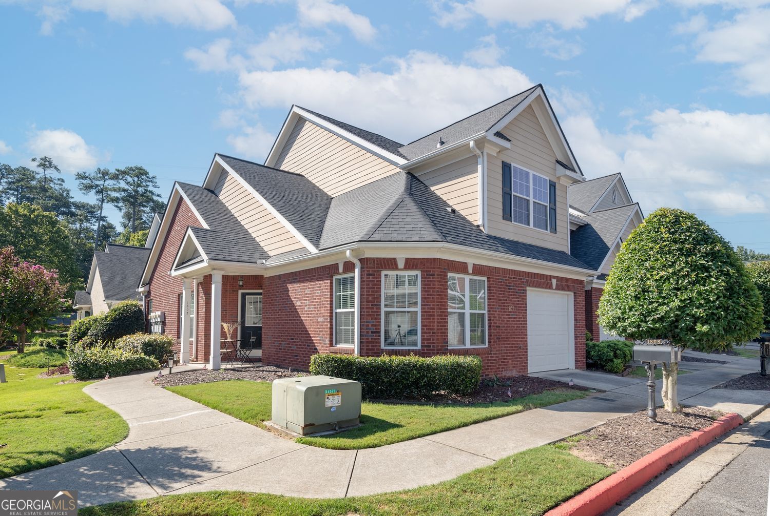 1802 Willow Branch Ln — photo