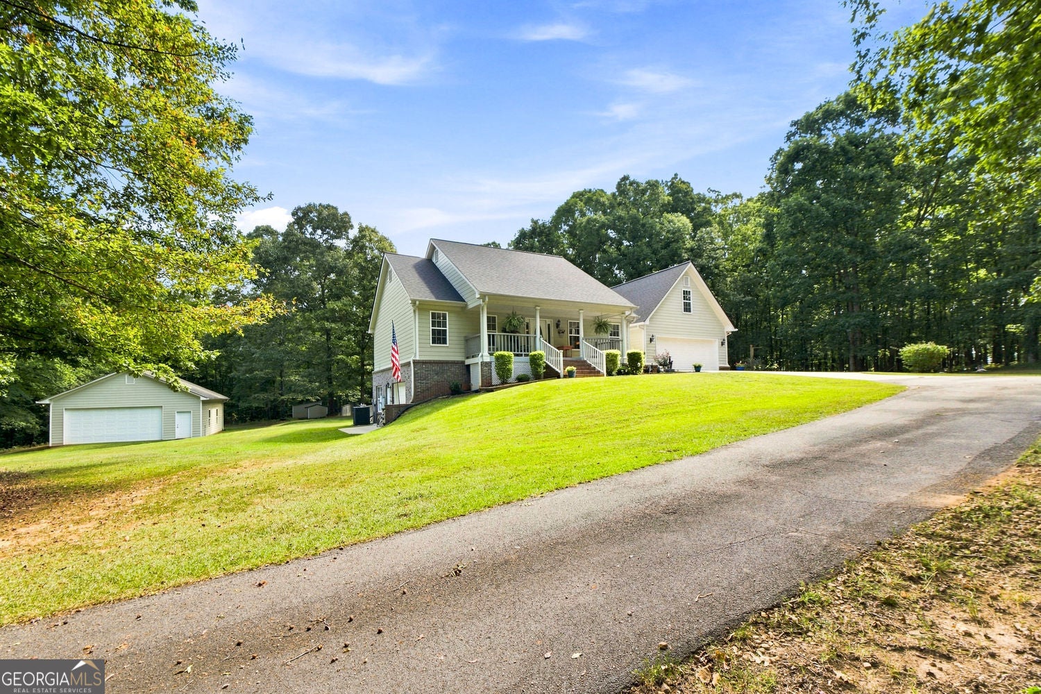 540 Davis Rd — photo