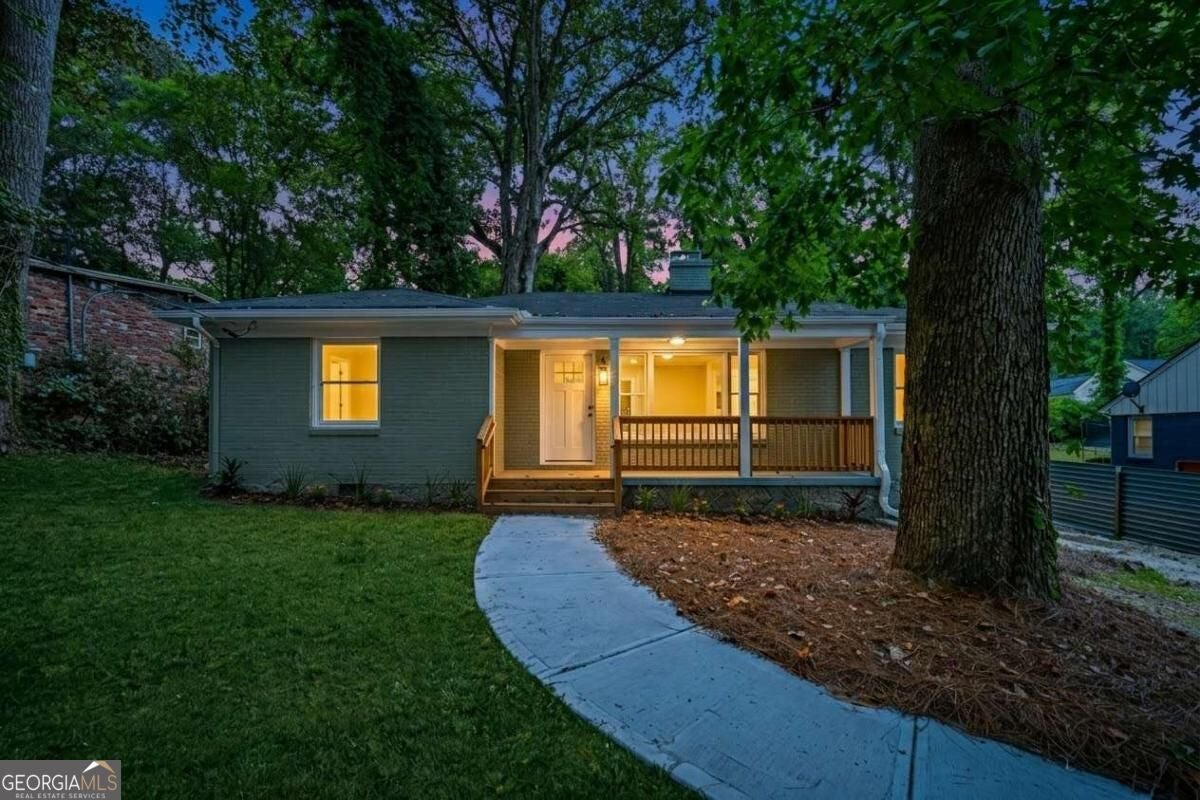 2580 Cascade Rd SW — photo