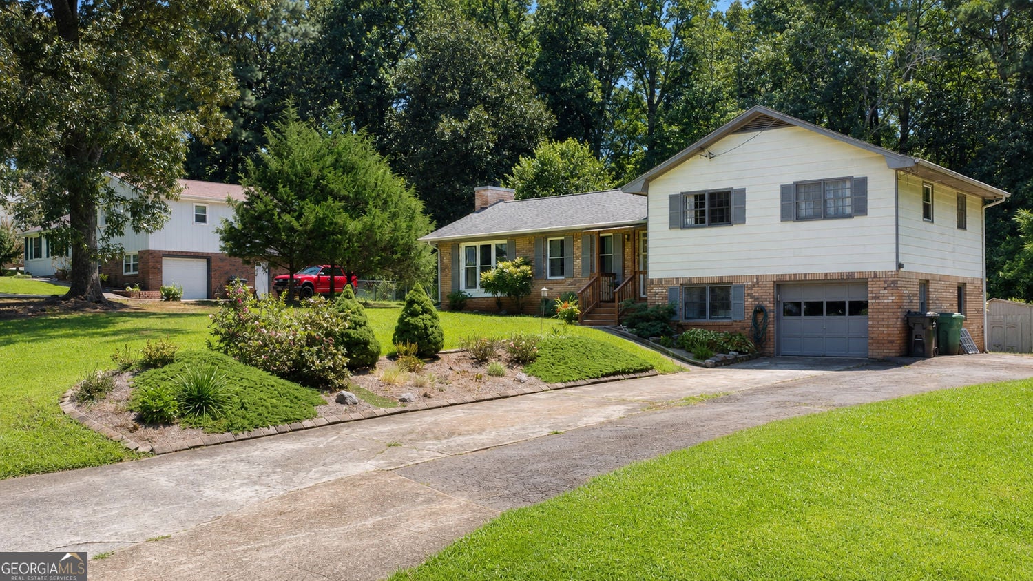 1627 Dogwood Ln — photo