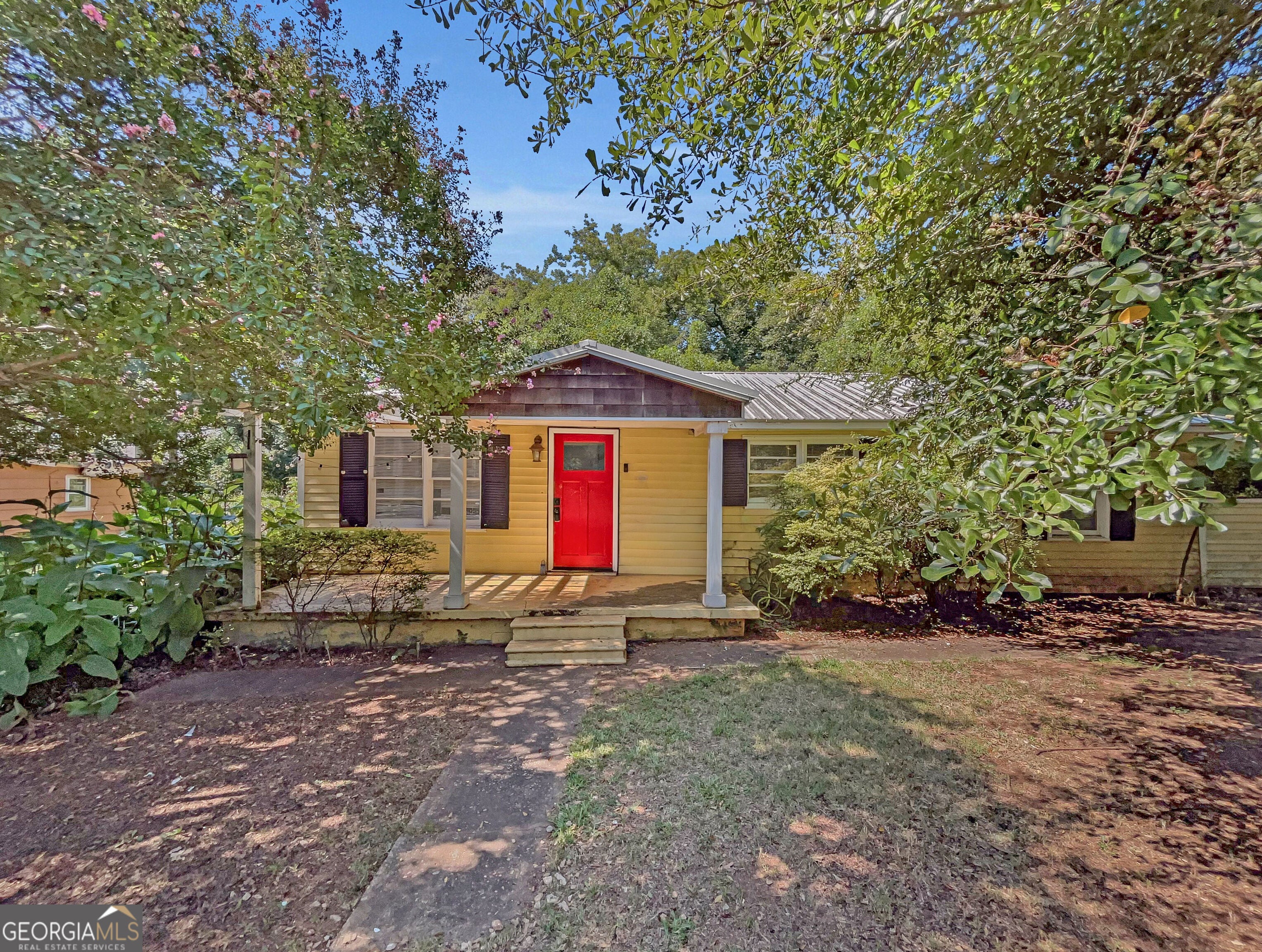 1748 E Broad St — photo